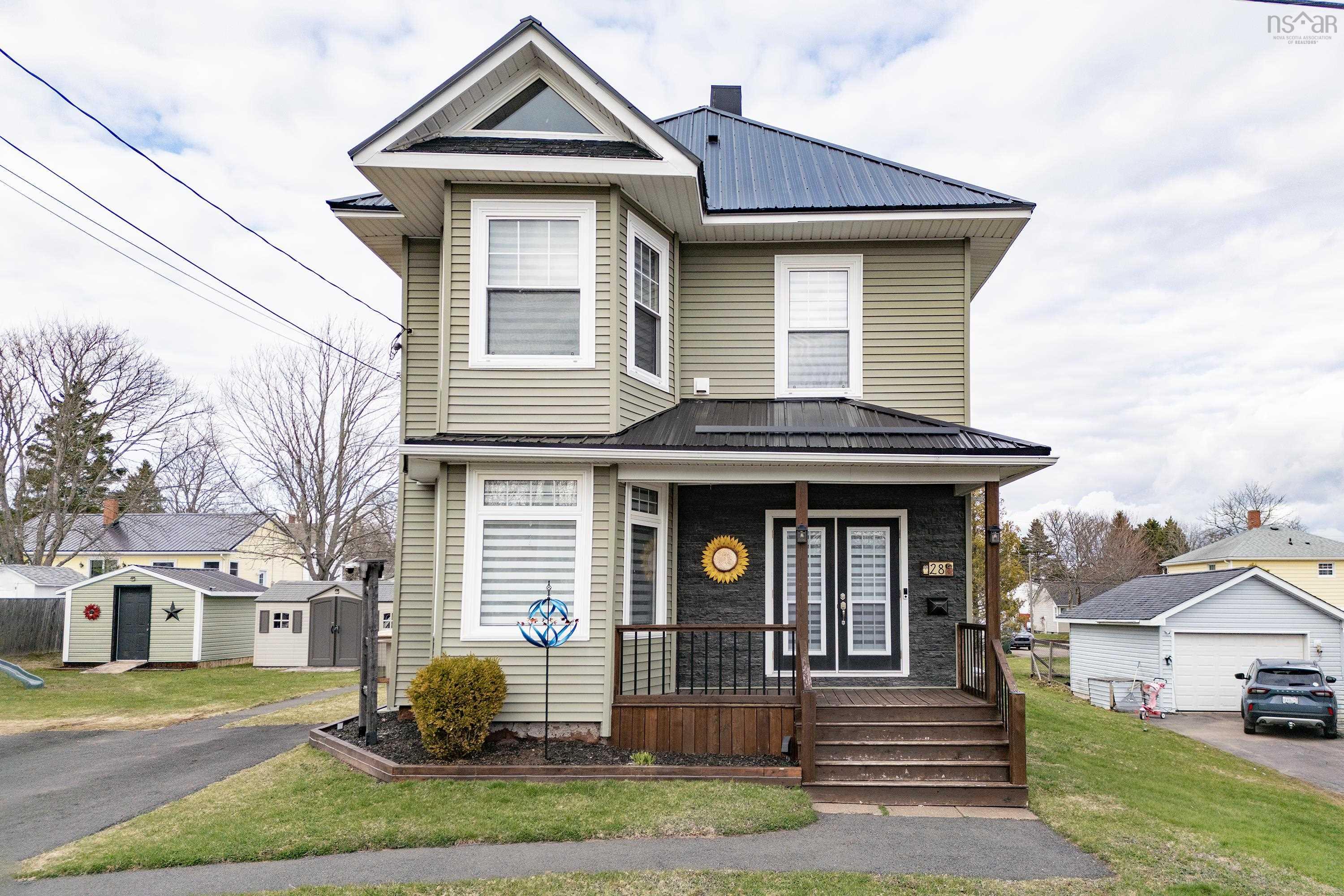 $379,900.00: 28 Westminster Avenue, Amherst