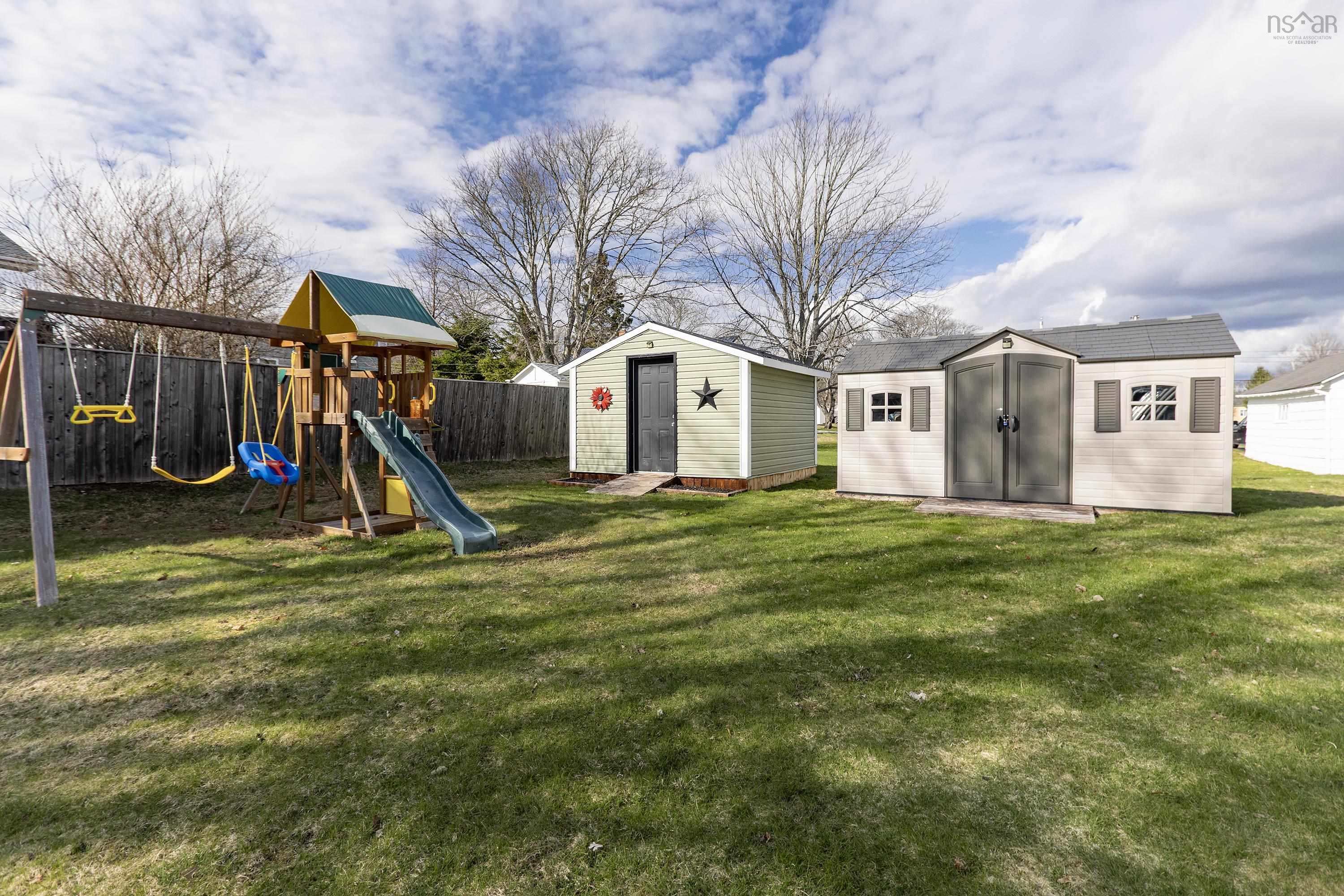 $379,900.00: 28 Westminster Avenue, Amherst