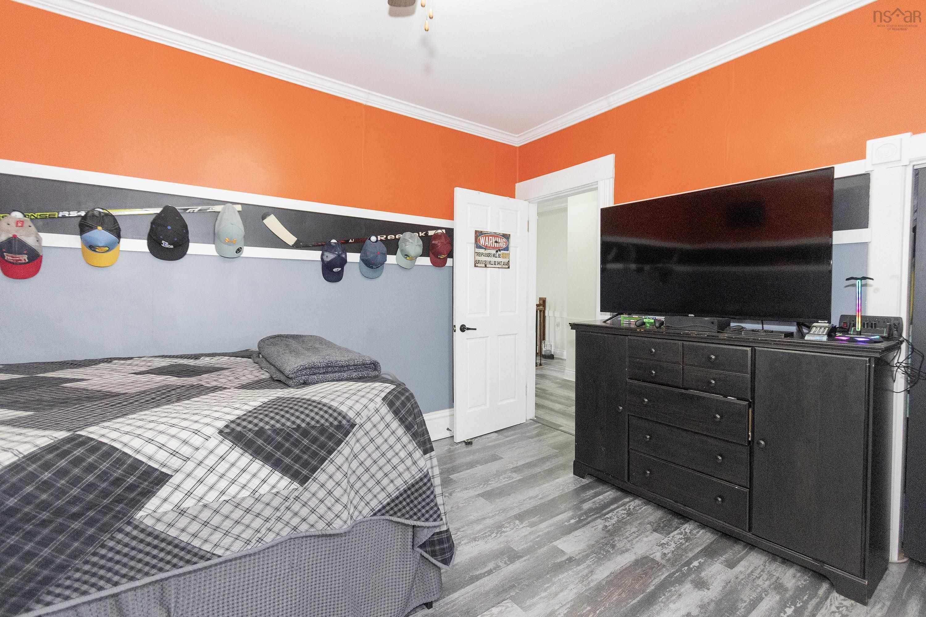 $379,900.00: 28 Westminster Avenue, Amherst