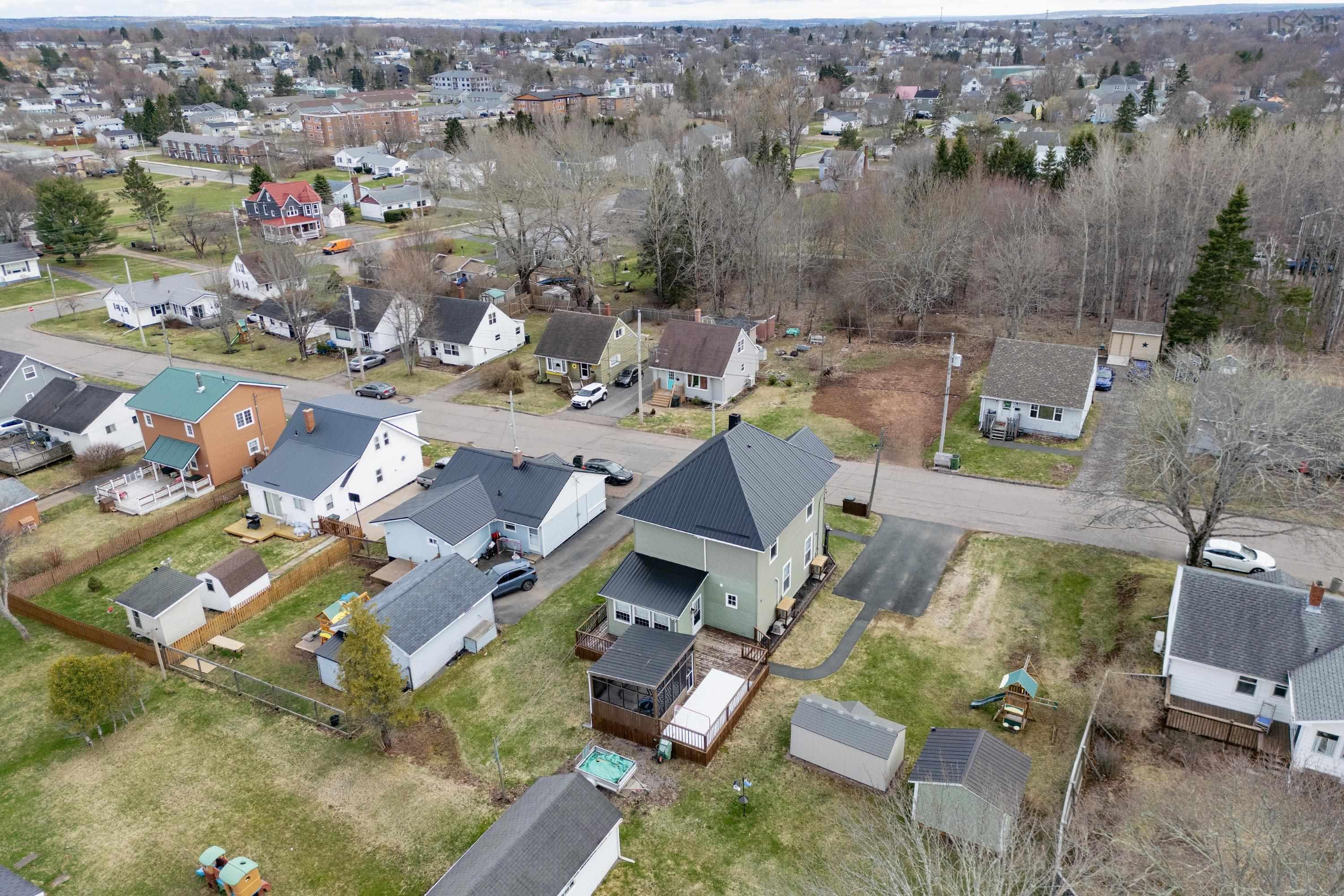 $379,900.00: 28 Westminster Avenue, Amherst