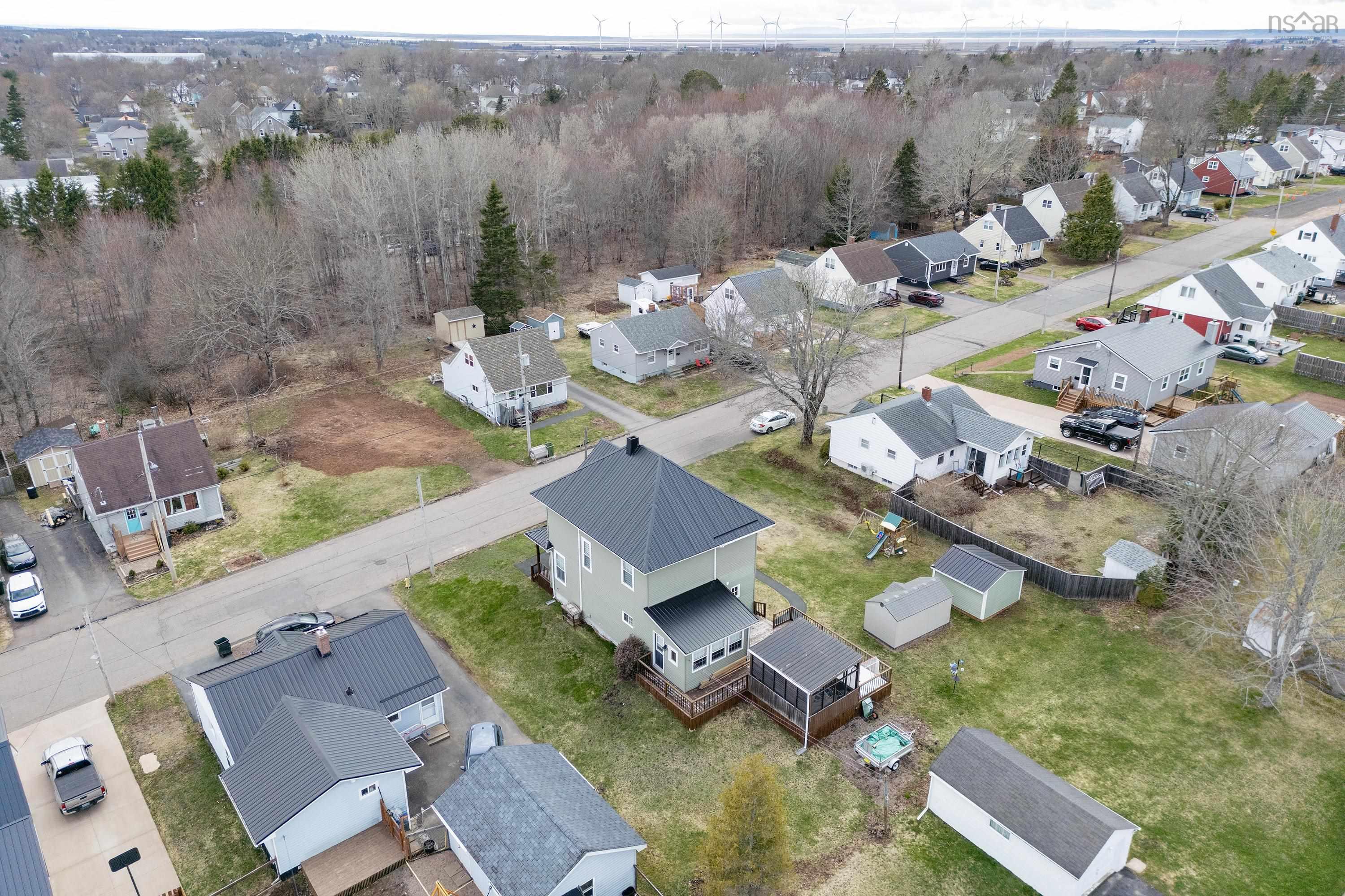 $379,900.00: 28 Westminster Avenue, Amherst