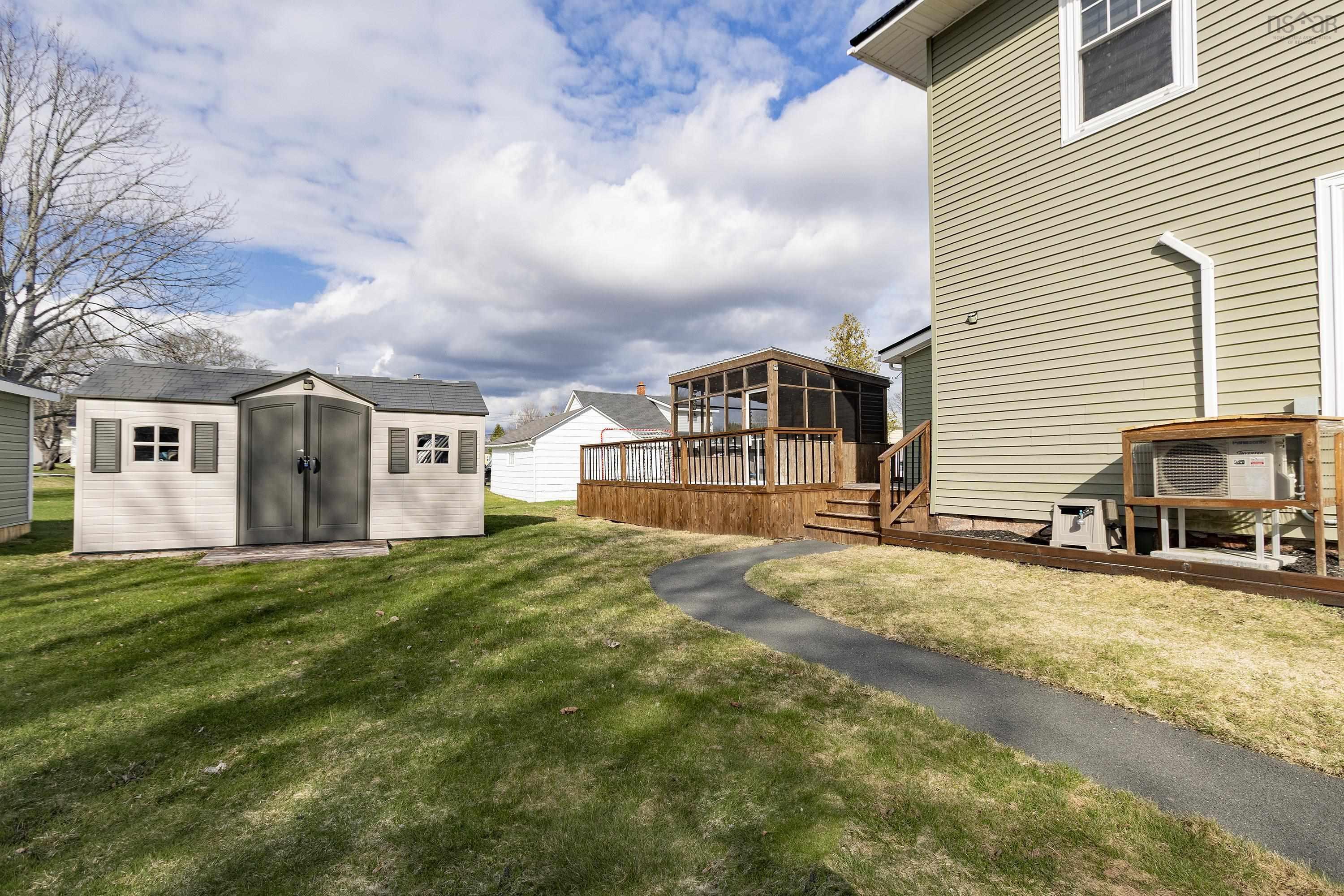 $379,900.00: 28 Westminster Avenue, Amherst