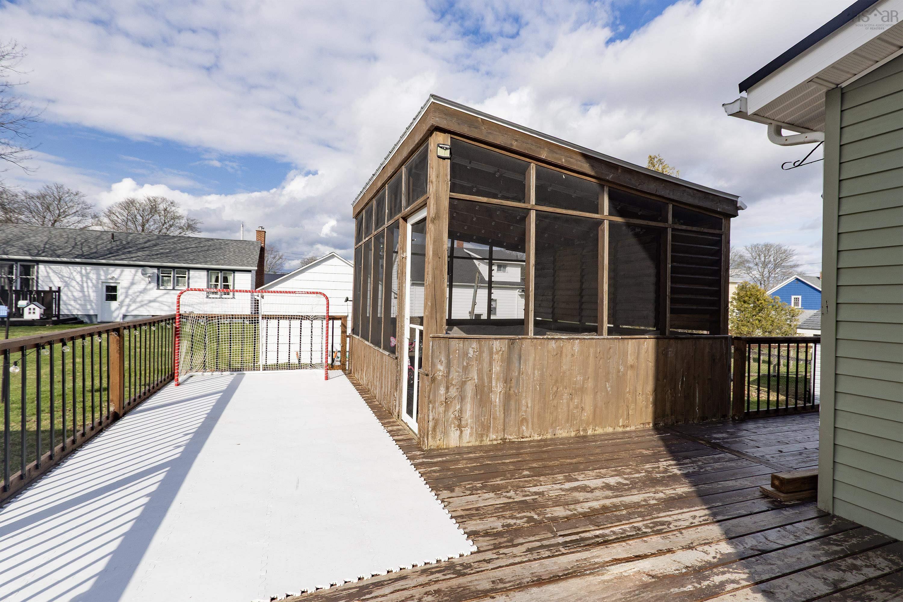 $379,900.00: 28 Westminster Avenue, Amherst