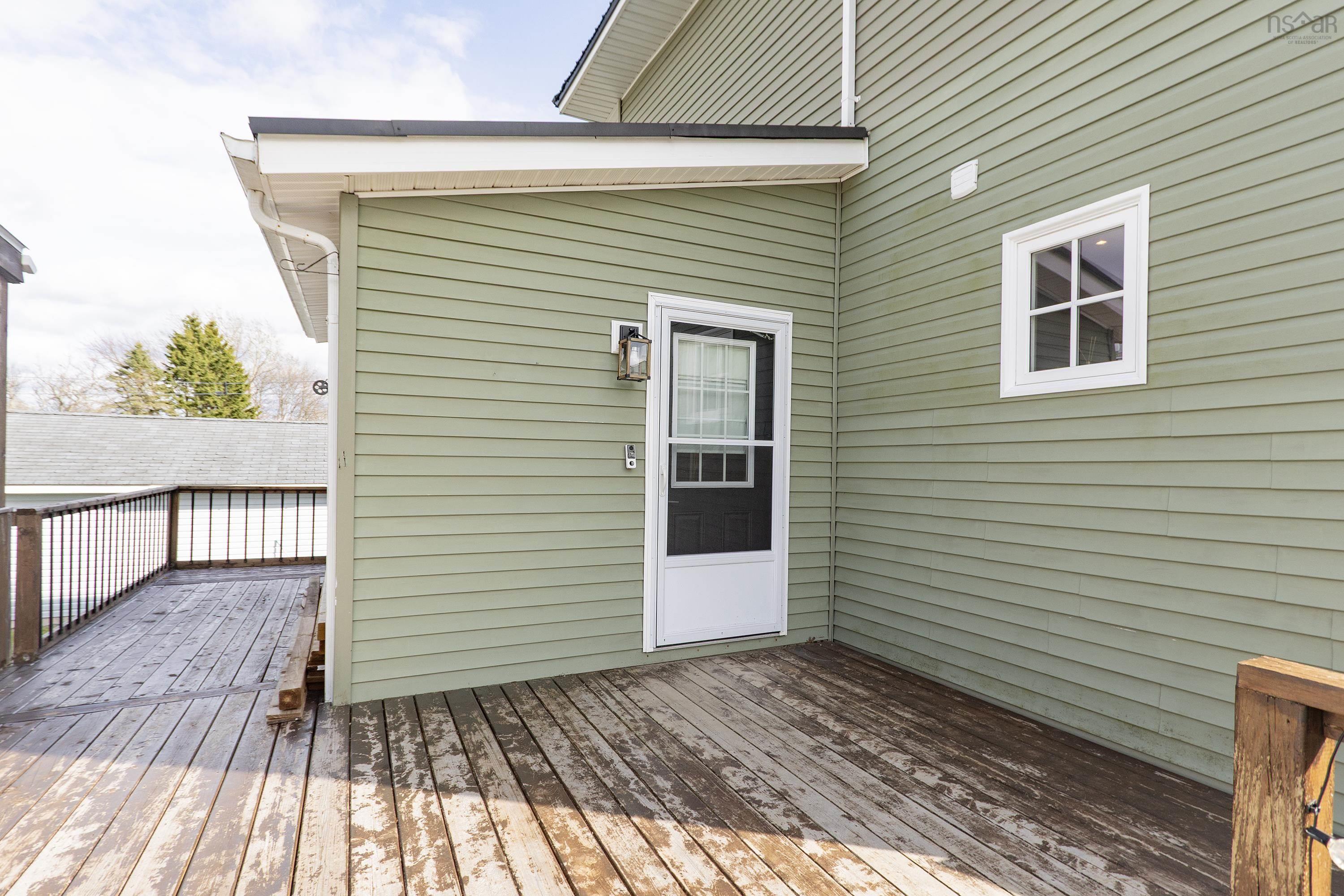 $379,900.00: 28 Westminster Avenue, Amherst