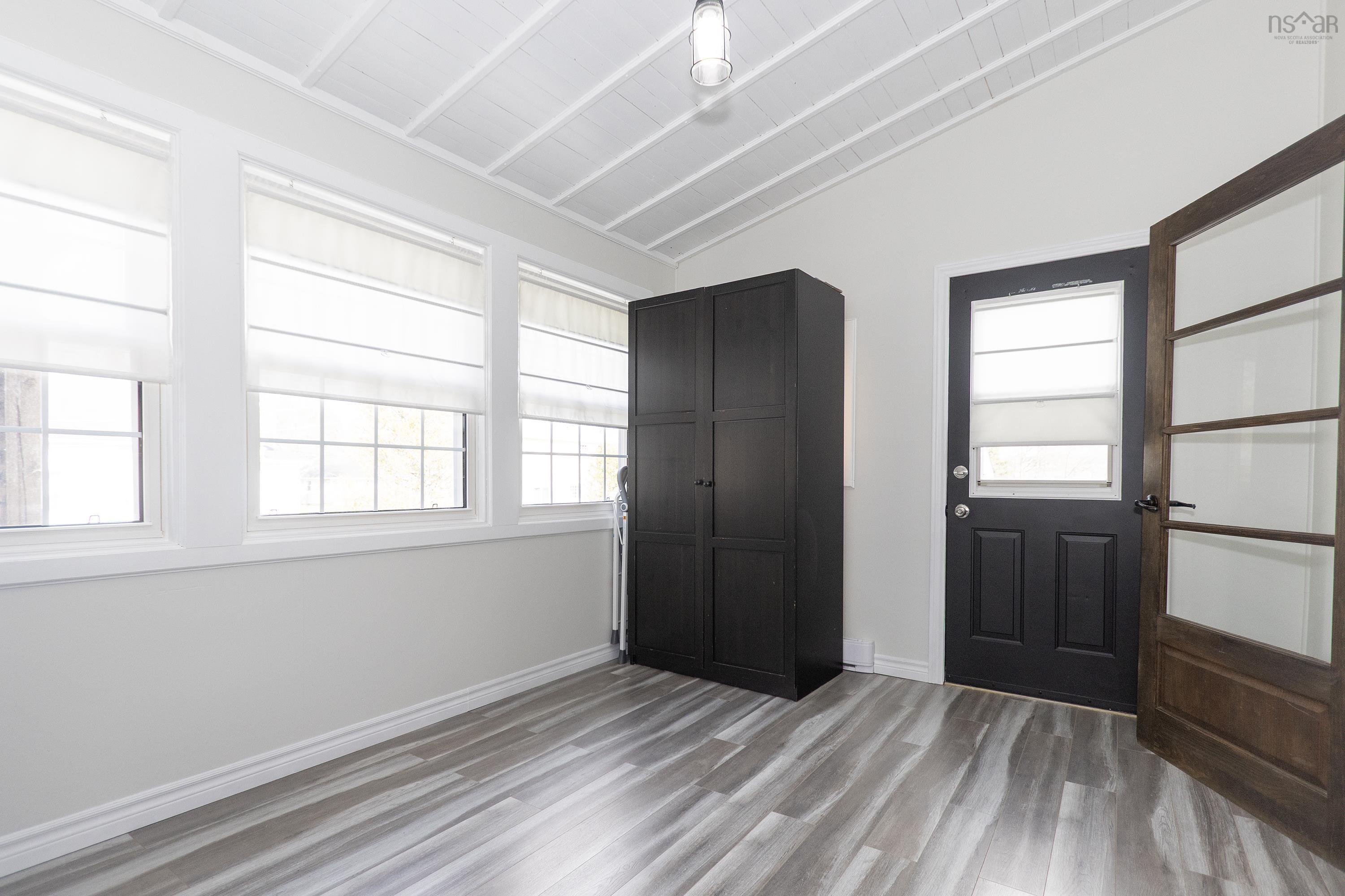 $379,900.00: 28 Westminster Avenue, Amherst