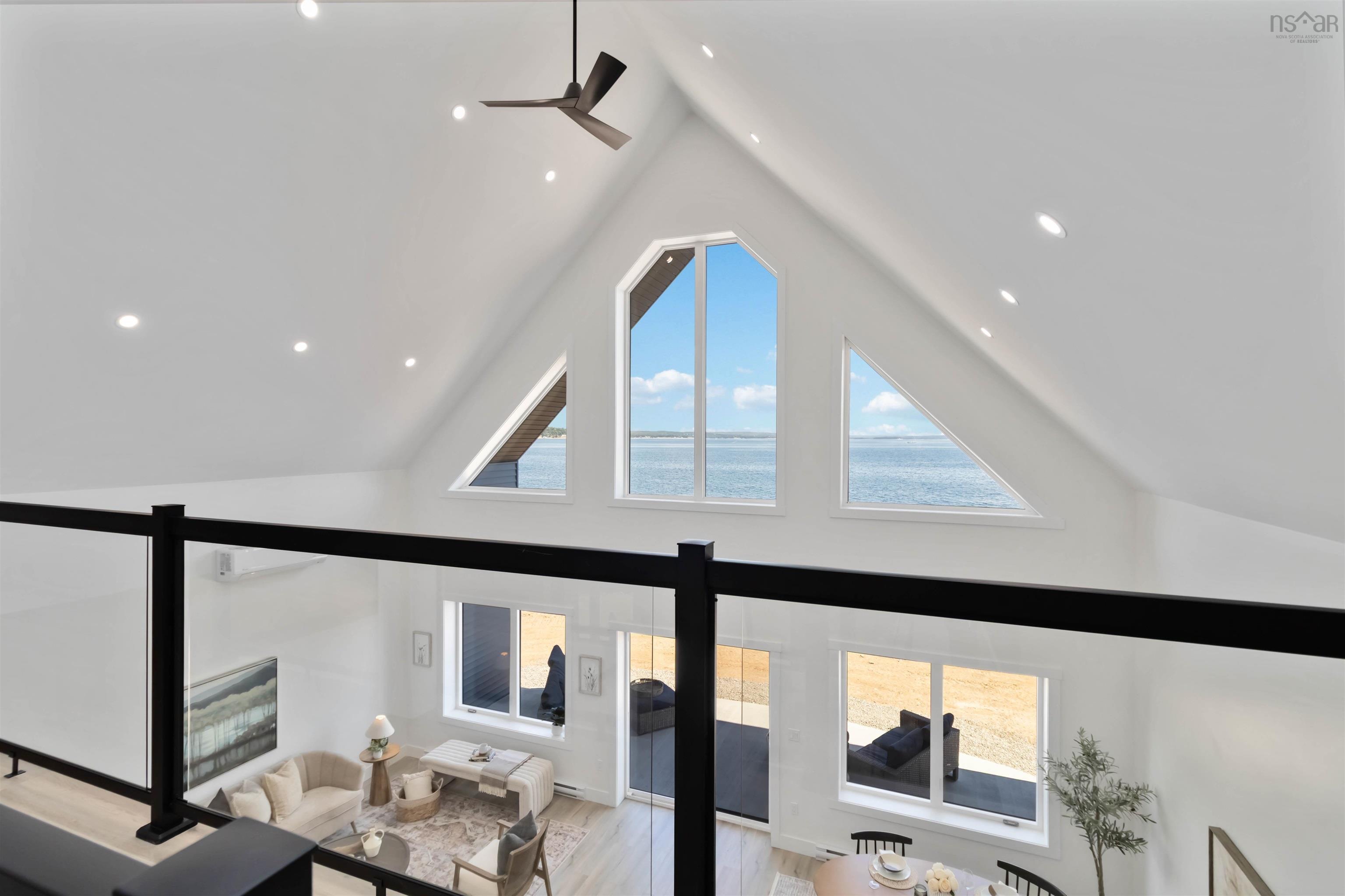 $724,900.00: 16 Compass Cove Court, Fox Point