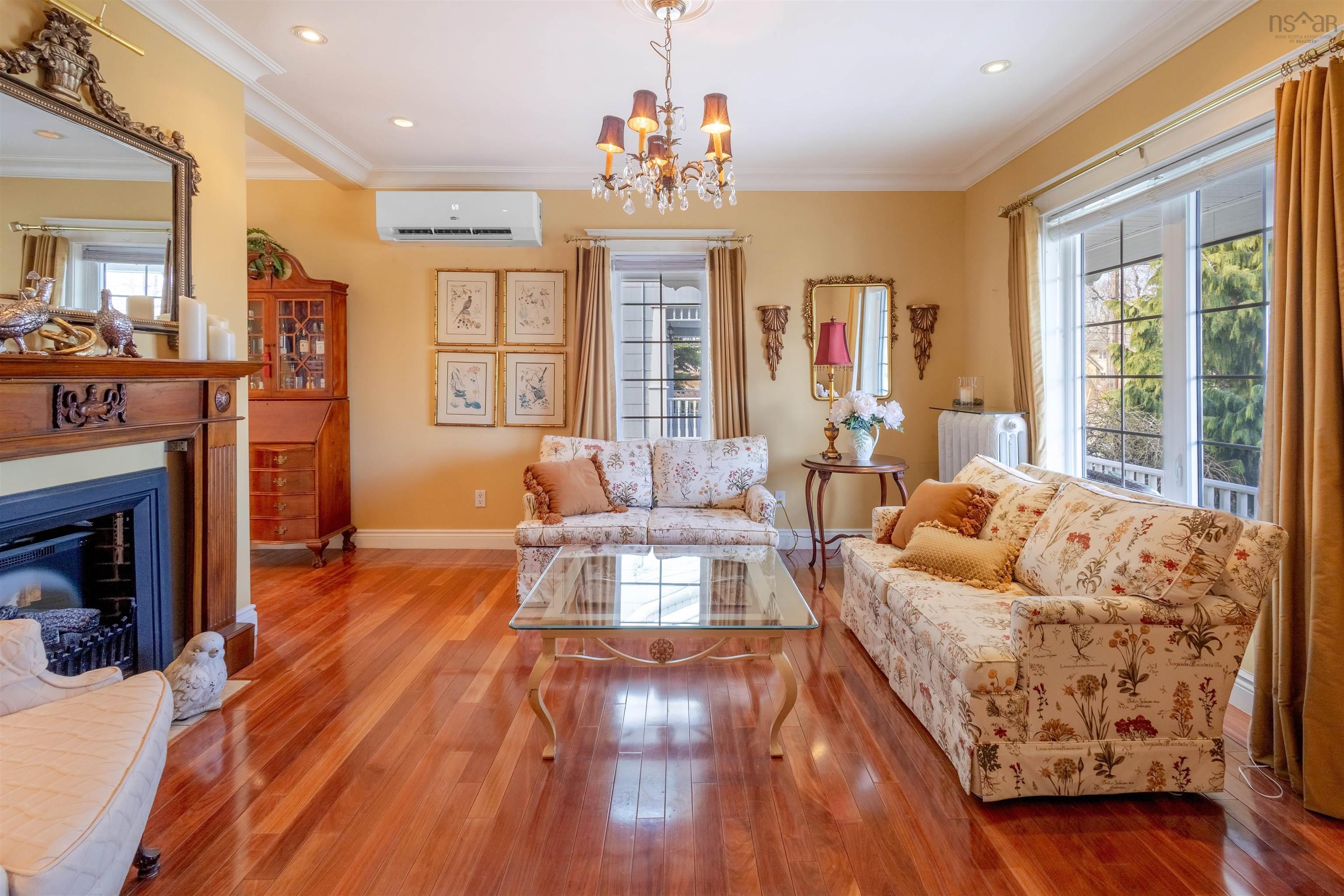 $349,000.00: 102 Crescent Street, B1S 2Z8 Street, Sydney