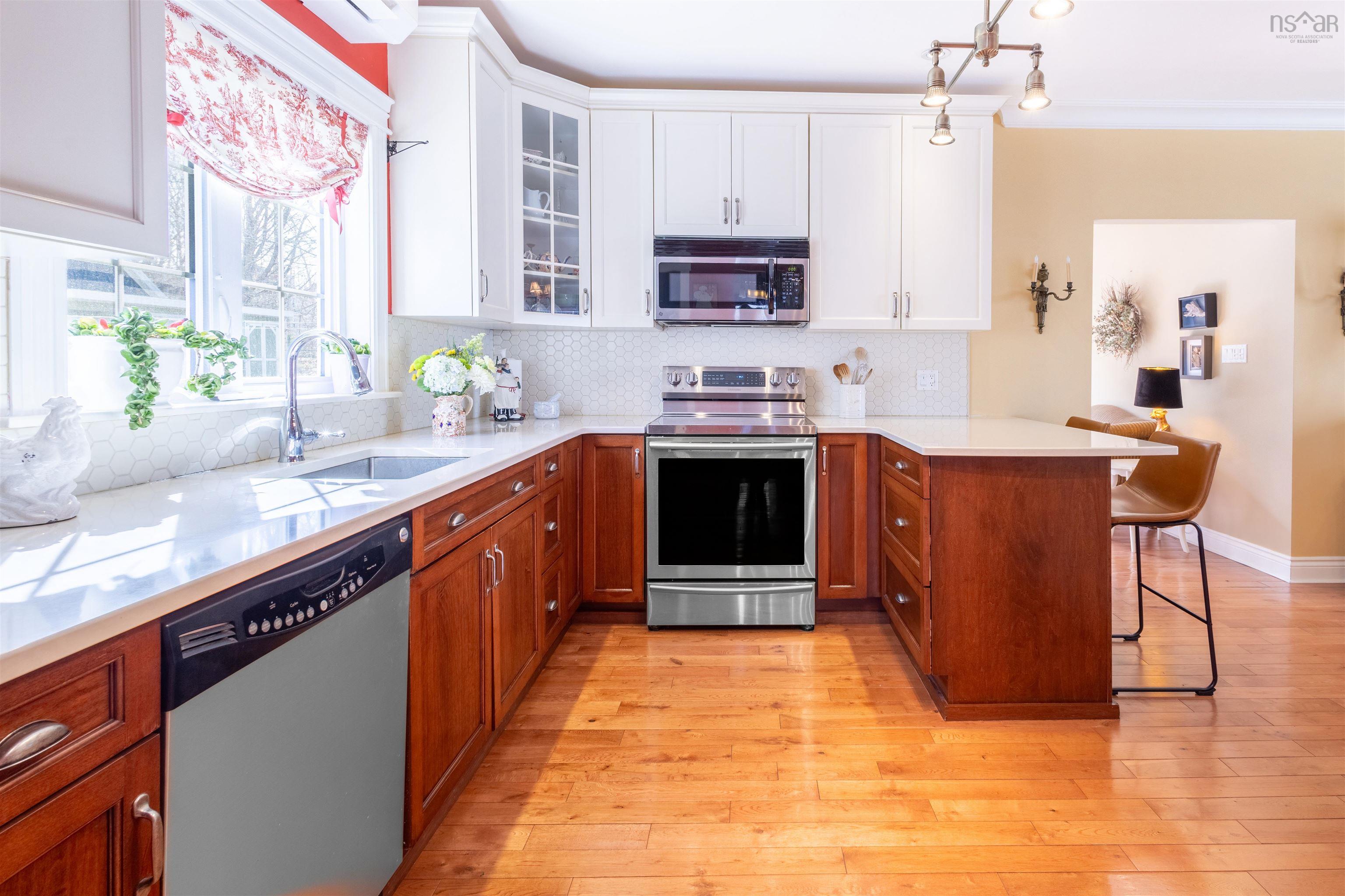 $349,000.00: 102 Crescent Street, B1S 2Z8 Street, Sydney