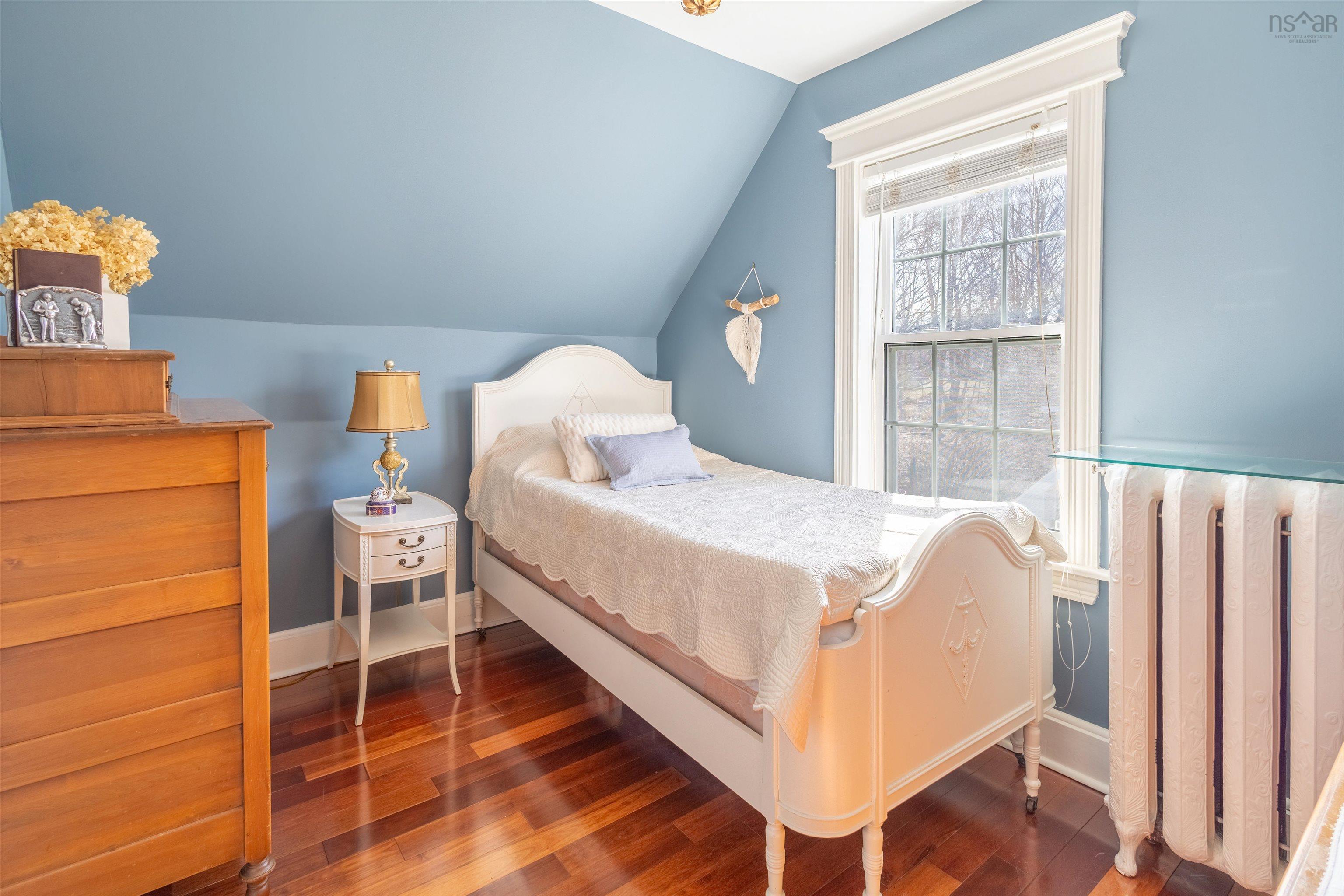 $349,000.00: 102 Crescent Street, B1S 2Z8 Street, Sydney