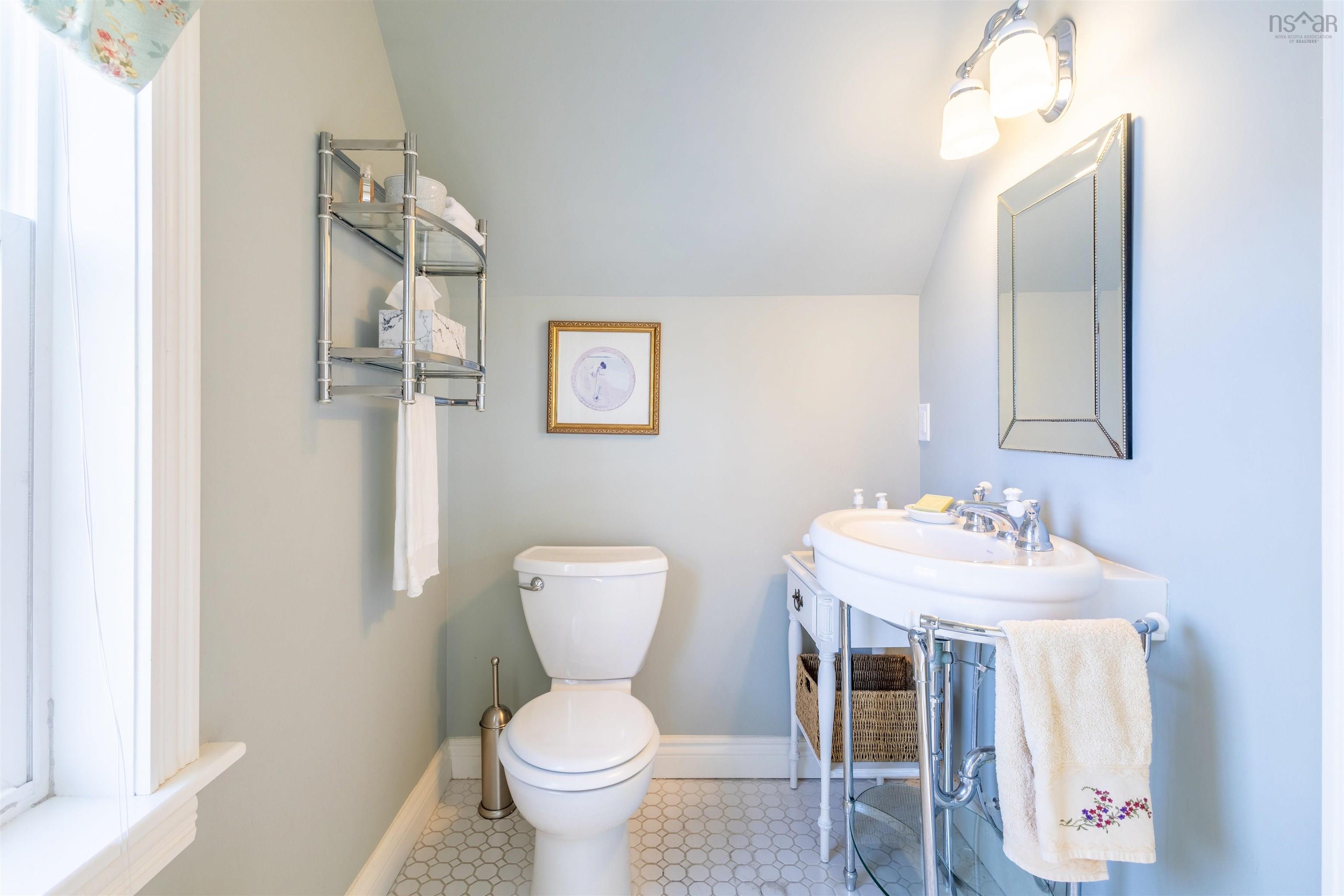 $349,000.00: 102 Crescent Street, B1S 2Z8 Street, Sydney