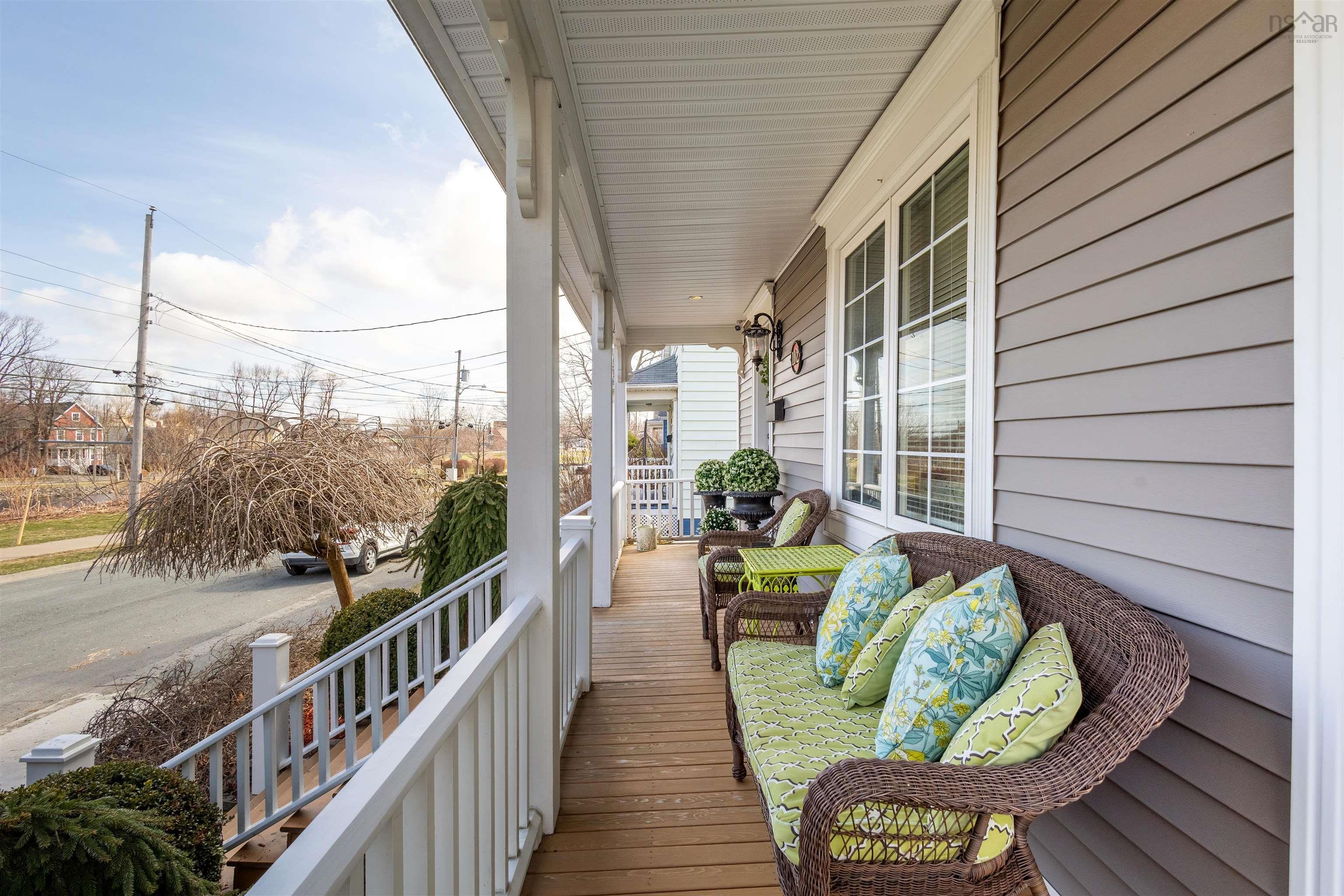 $349,000.00: 102 Crescent Street, B1S 2Z8 Street, Sydney