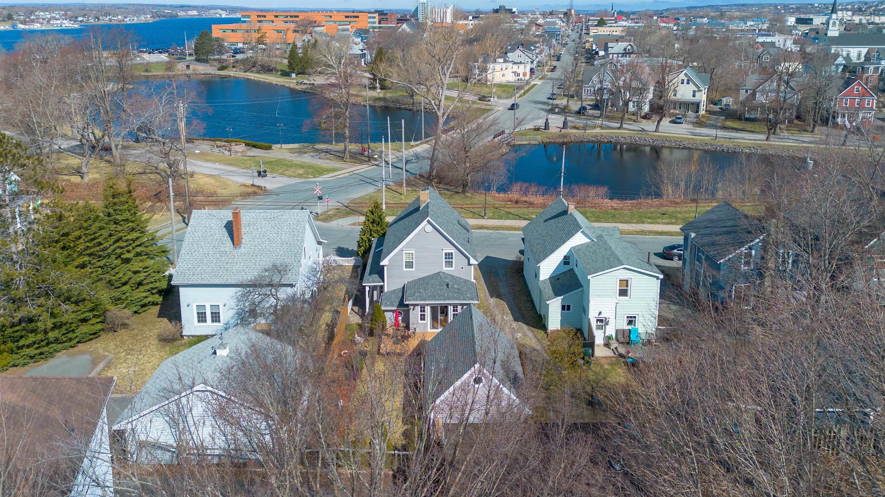 $349,000.00: 102 Crescent Street, B1S 2Z8 Street, Sydney