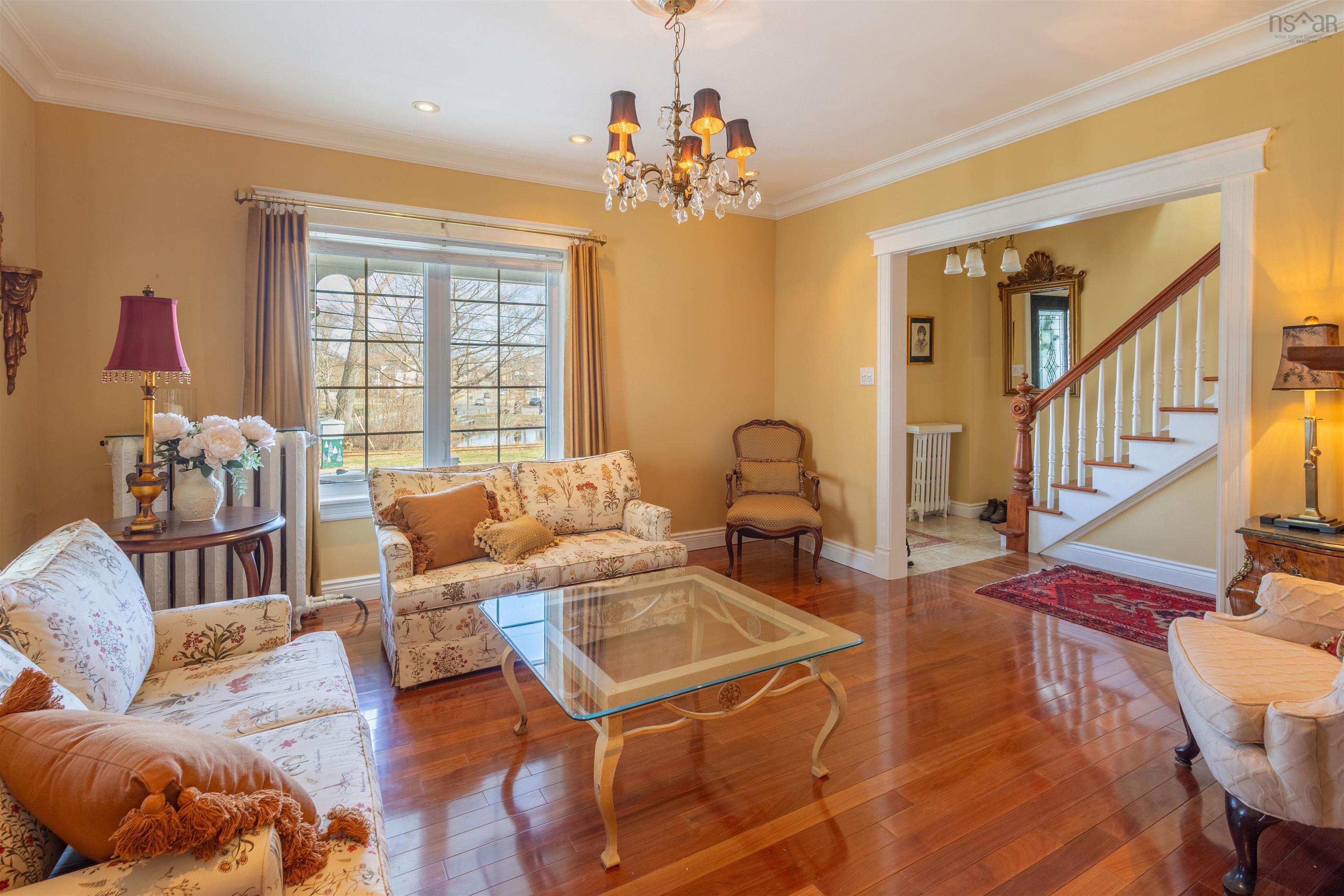 $349,000.00: 102 Crescent Street, B1S 2Z8 Street, Sydney