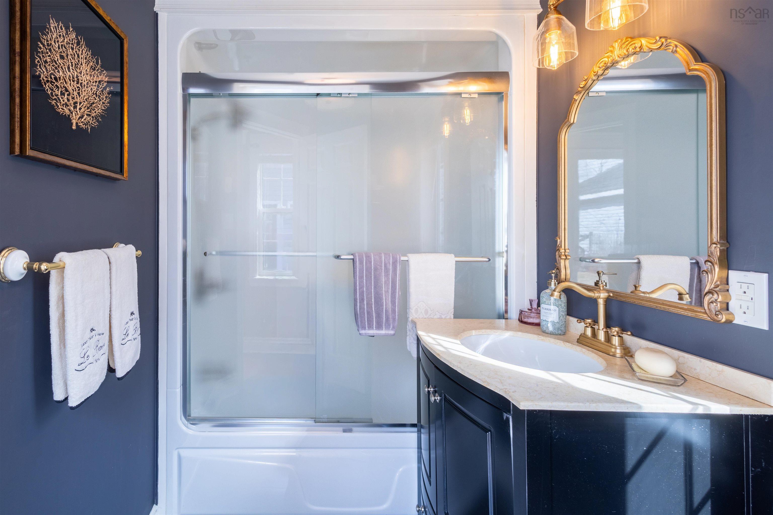 $349,000.00: 102 Crescent Street, B1S 2Z8 Street, Sydney