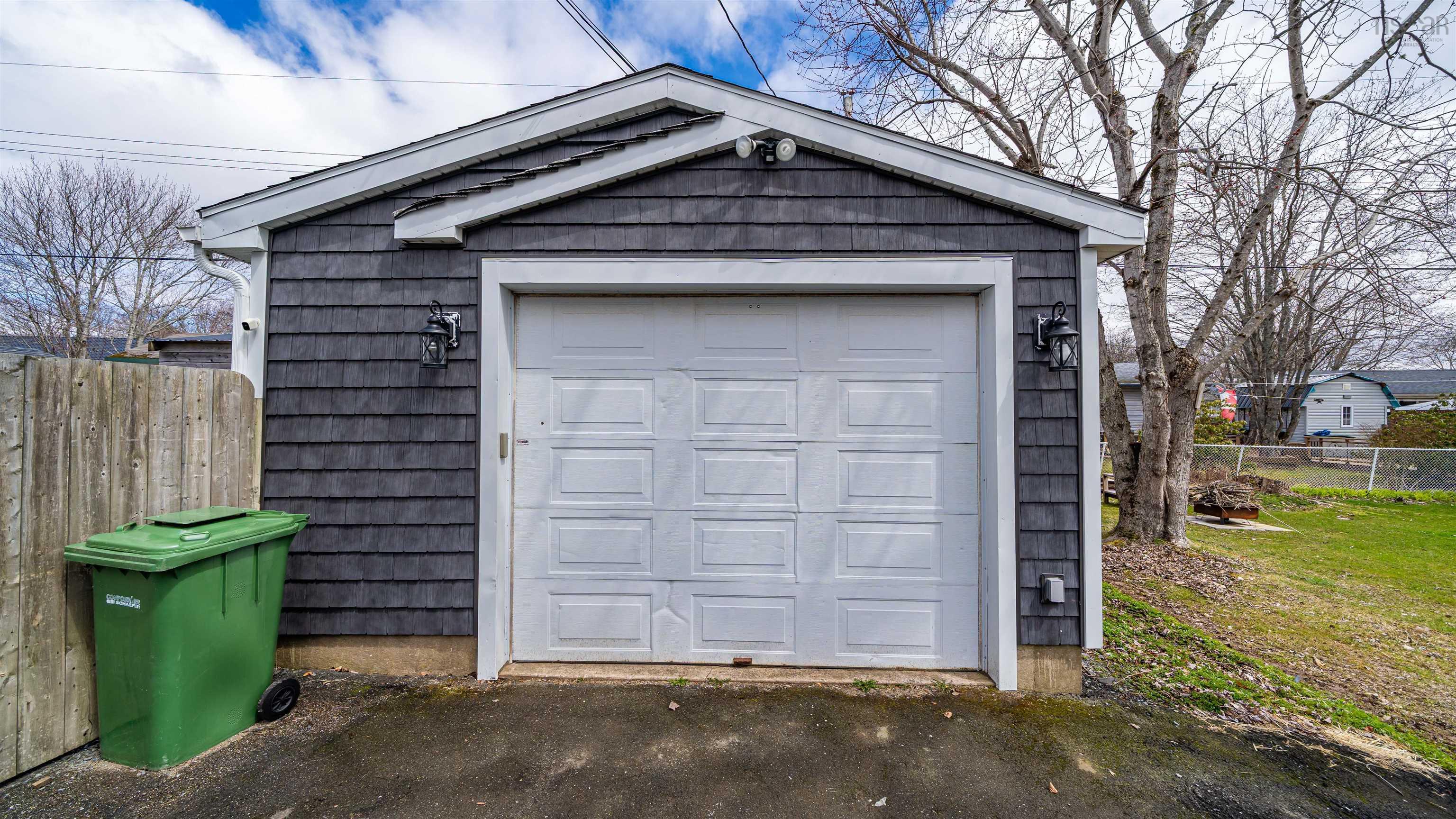 $649,000.00: 21 Summerville Drive, Sackville