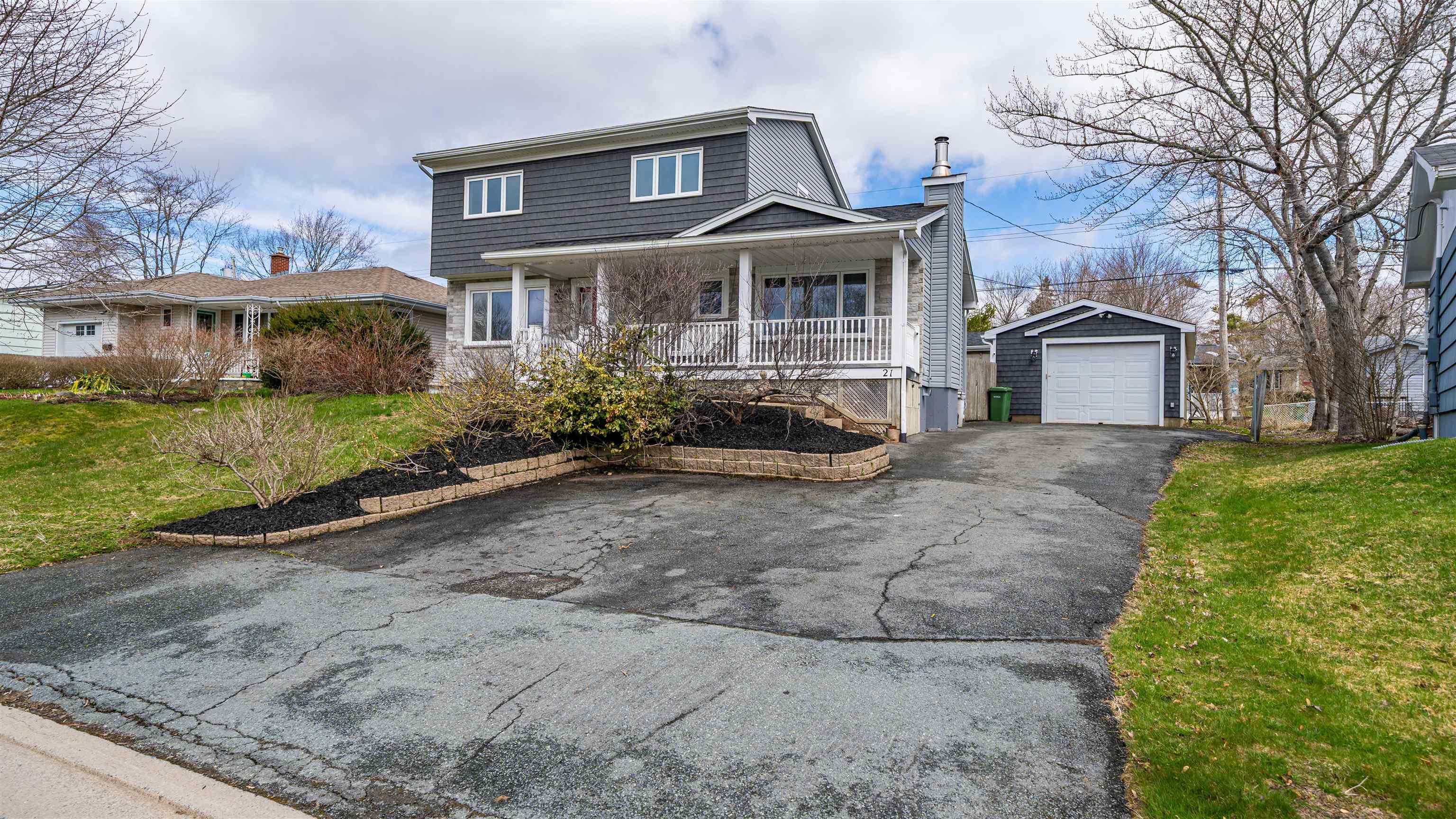 $649,000.00: 21 Summerville Drive, Sackville