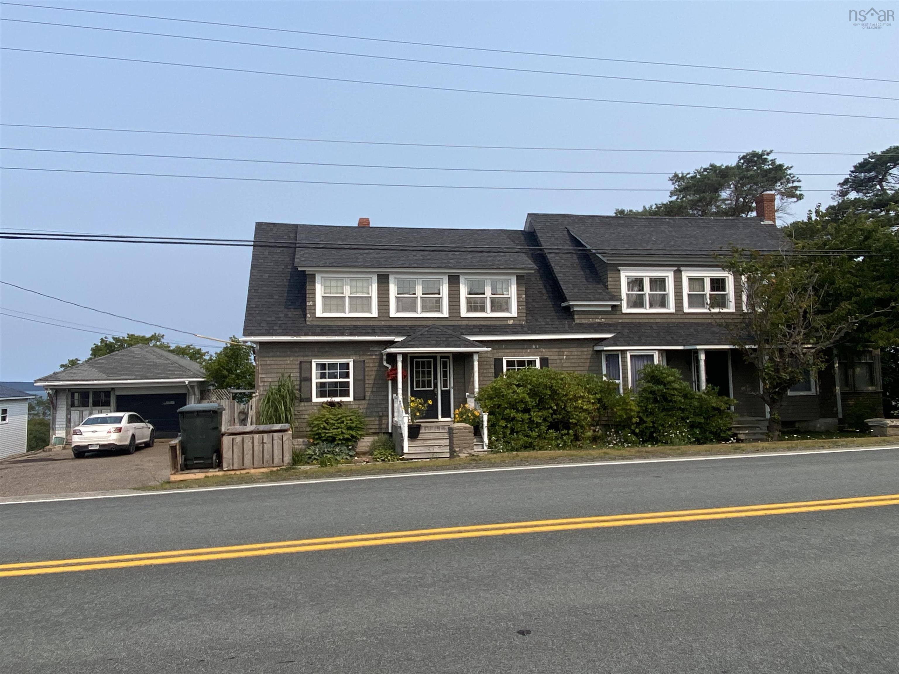 $569,000.00: 6777 Hwy 101, Gilberts Cove