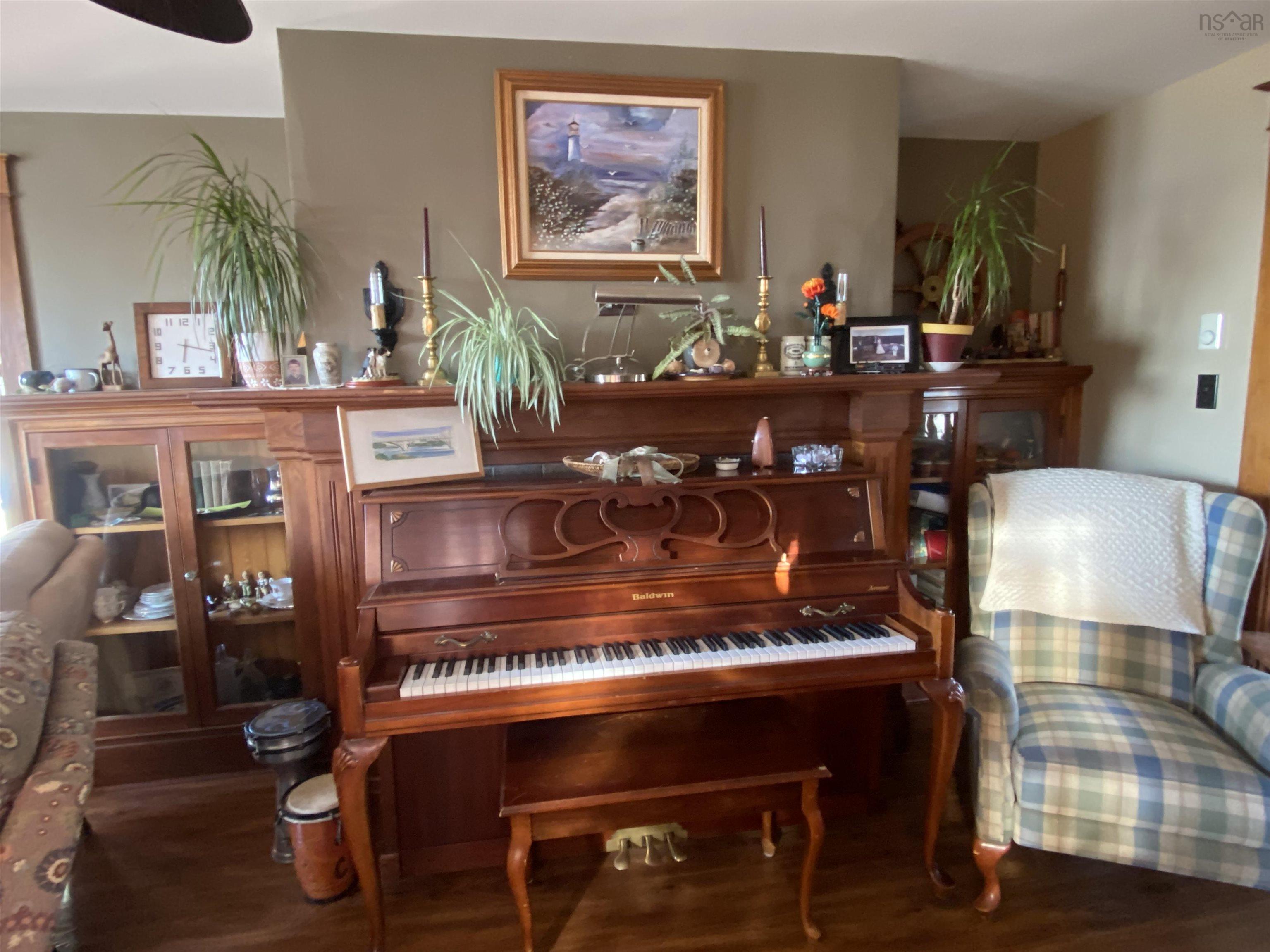 $569,000.00: 6777 Hwy 101, Gilberts Cove