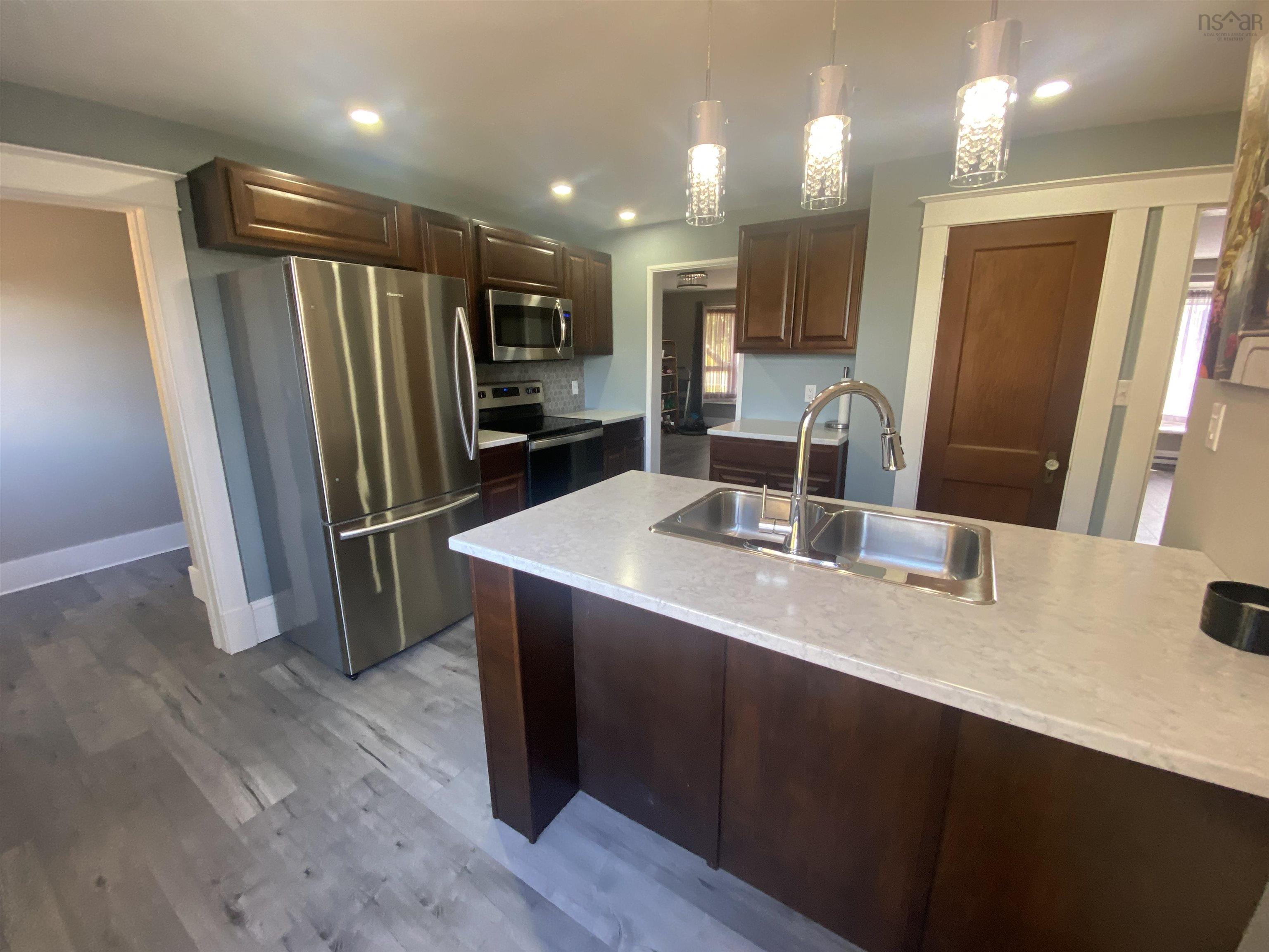 $569,000.00: 6777 Hwy 101, Gilberts Cove