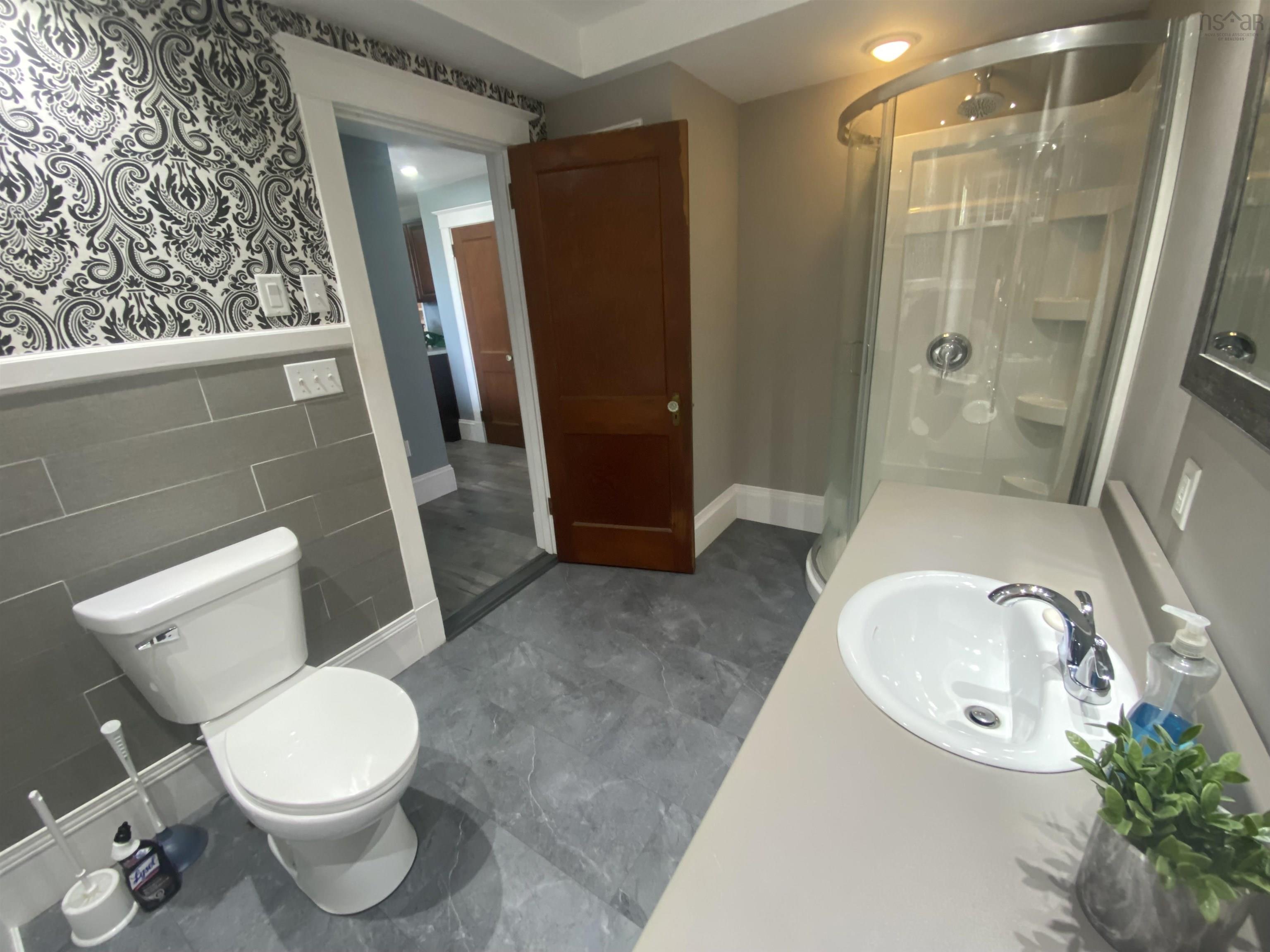 $569,000.00: 6777 Hwy 101, Gilberts Cove