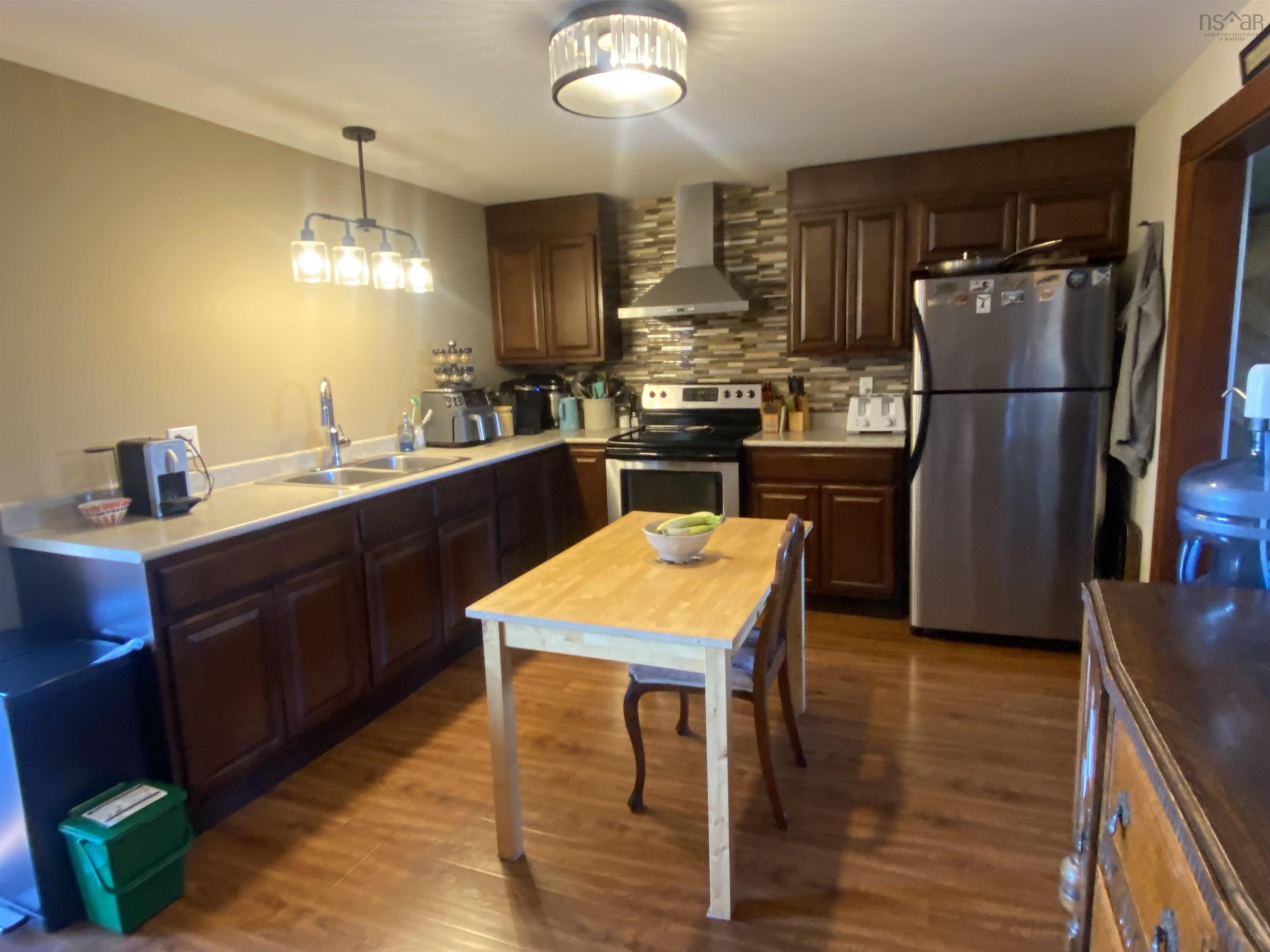 $569,000.00: 6777 Hwy 101, Gilberts Cove