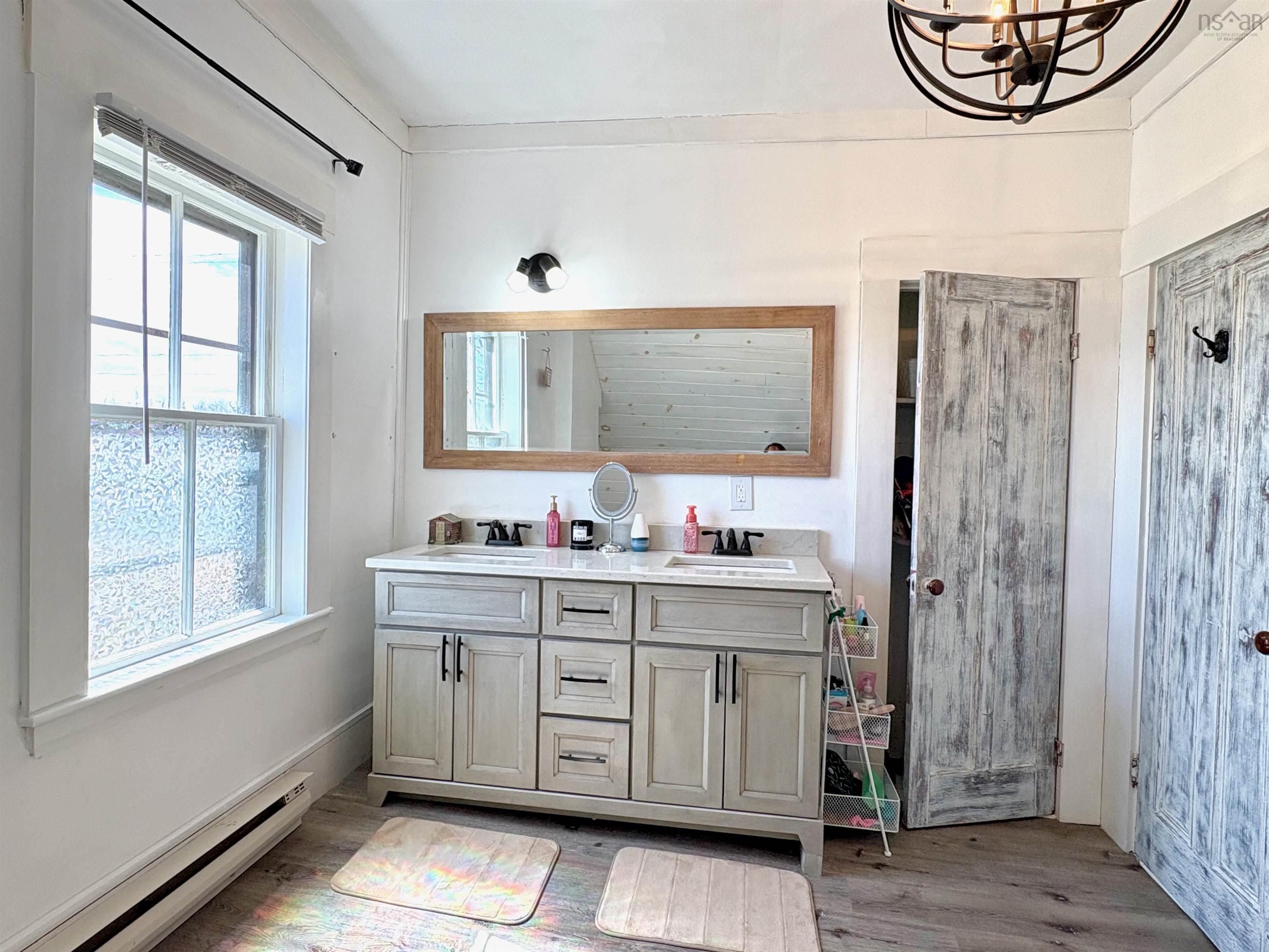 $329,900.00: 927 Highway 334, Plymouth