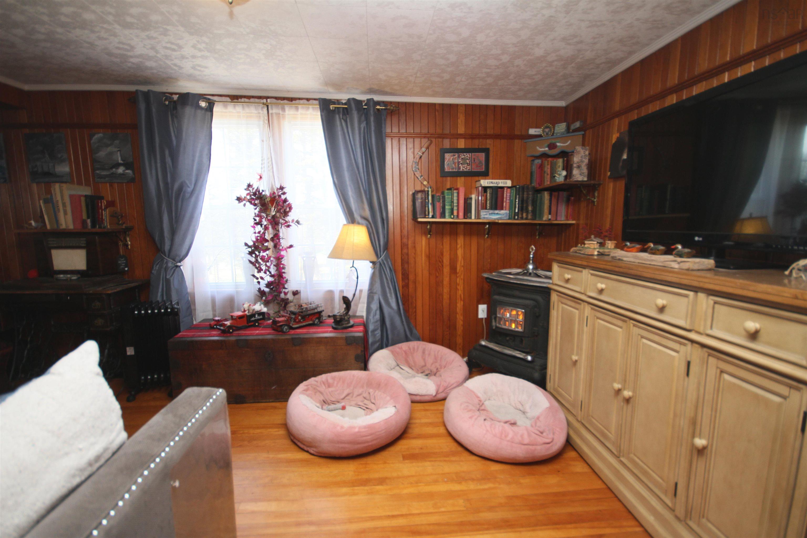 $374,500.00: 1922 Highway 19, Creignish