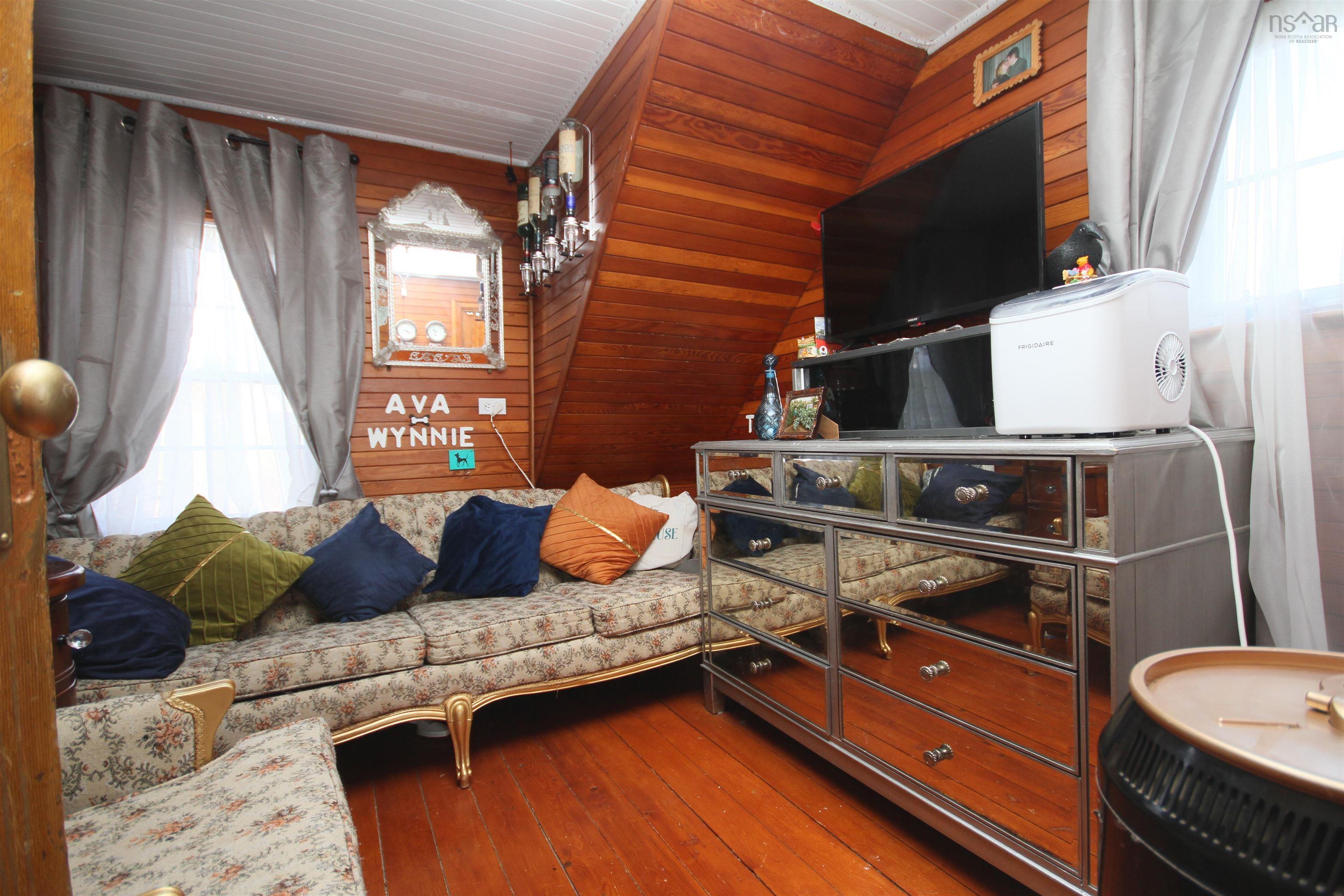 $374,500.00: 1922 Highway 19, Creignish