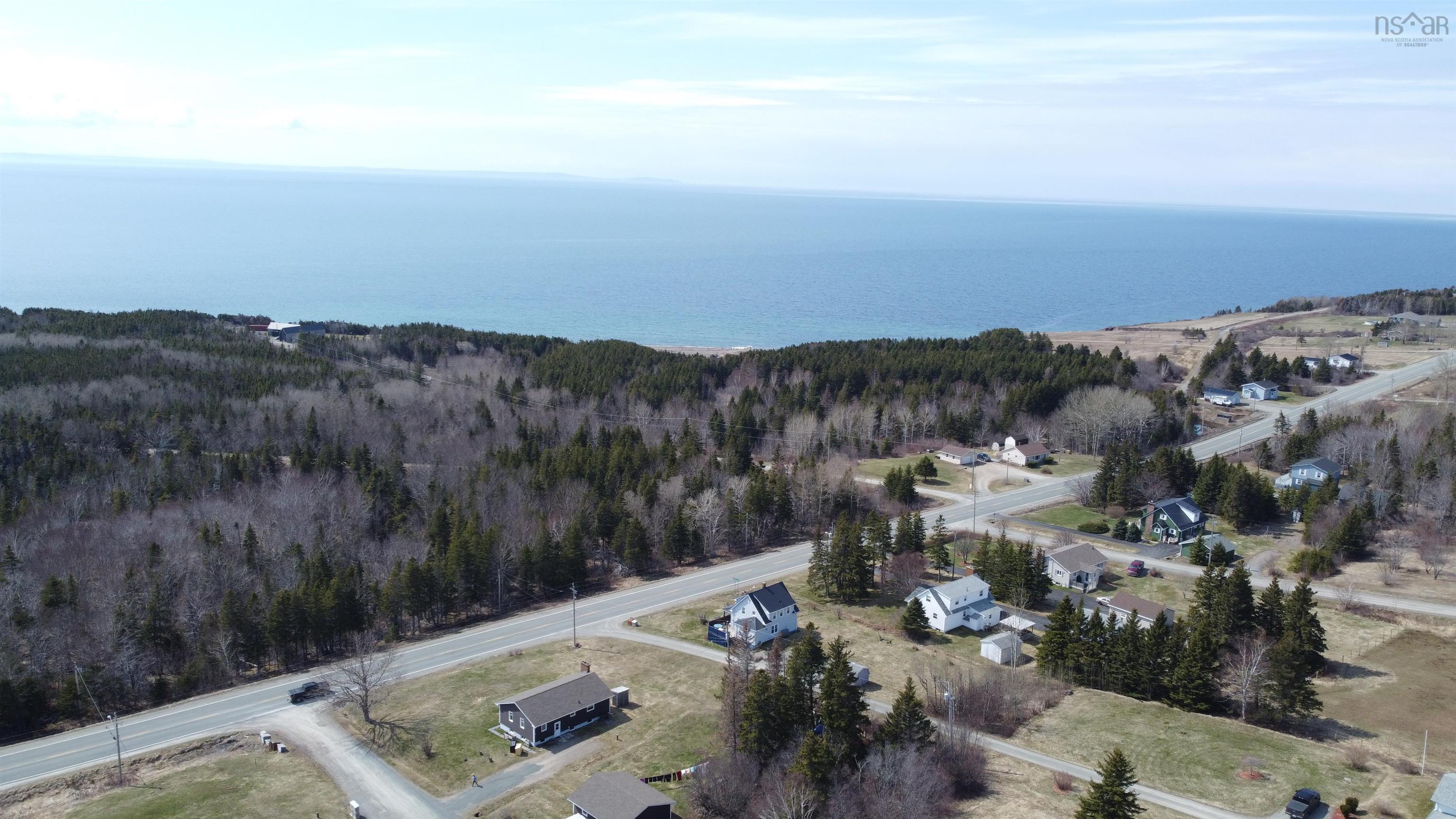 $374,500.00: 1922 Highway 19, Creignish