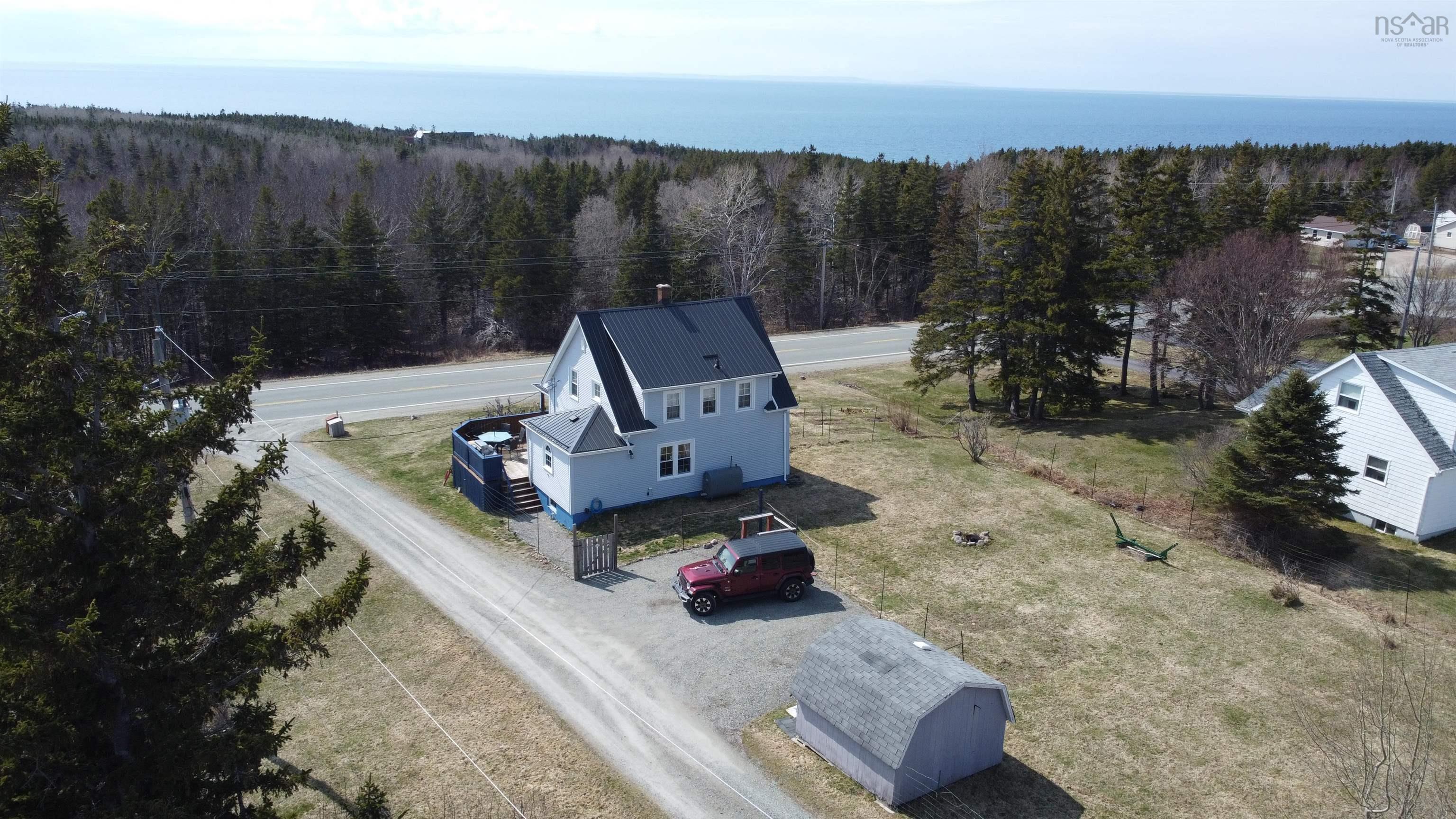 $374,500.00: 1922 Highway 19, Creignish