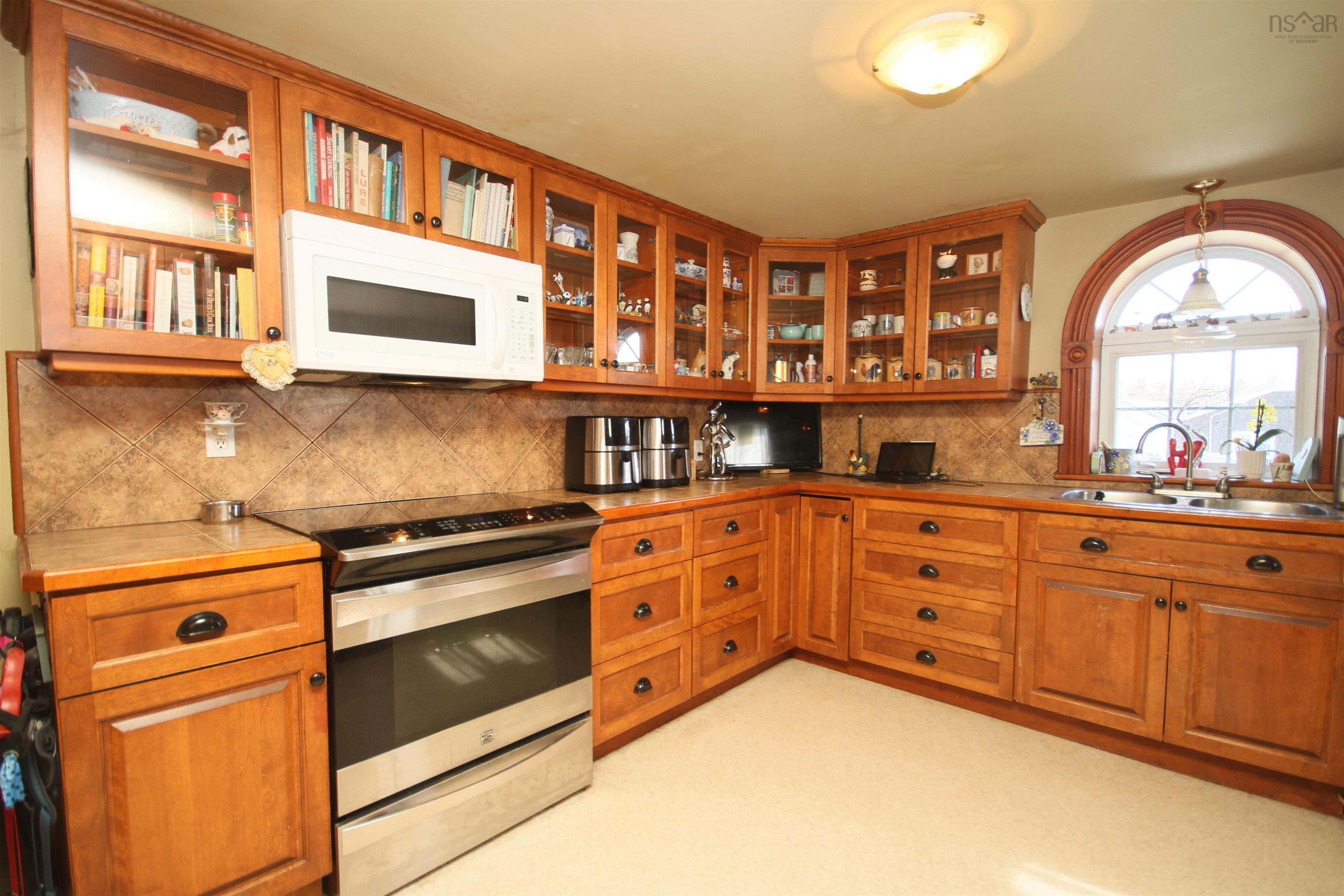 $374,500.00: 1922 Highway 19, Creignish