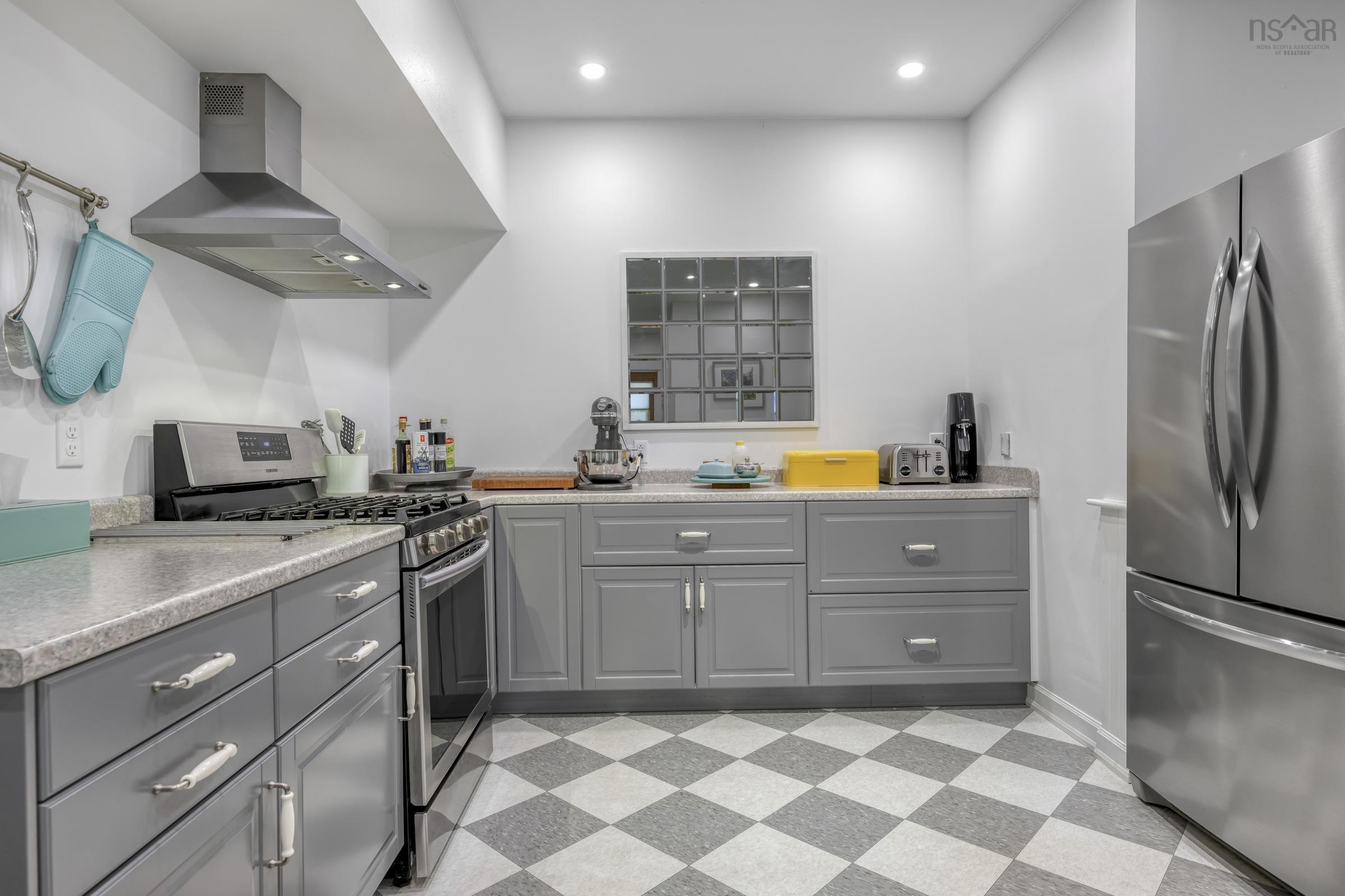 $1,199,000.00: 216 Dufferin Street, Lunenburg