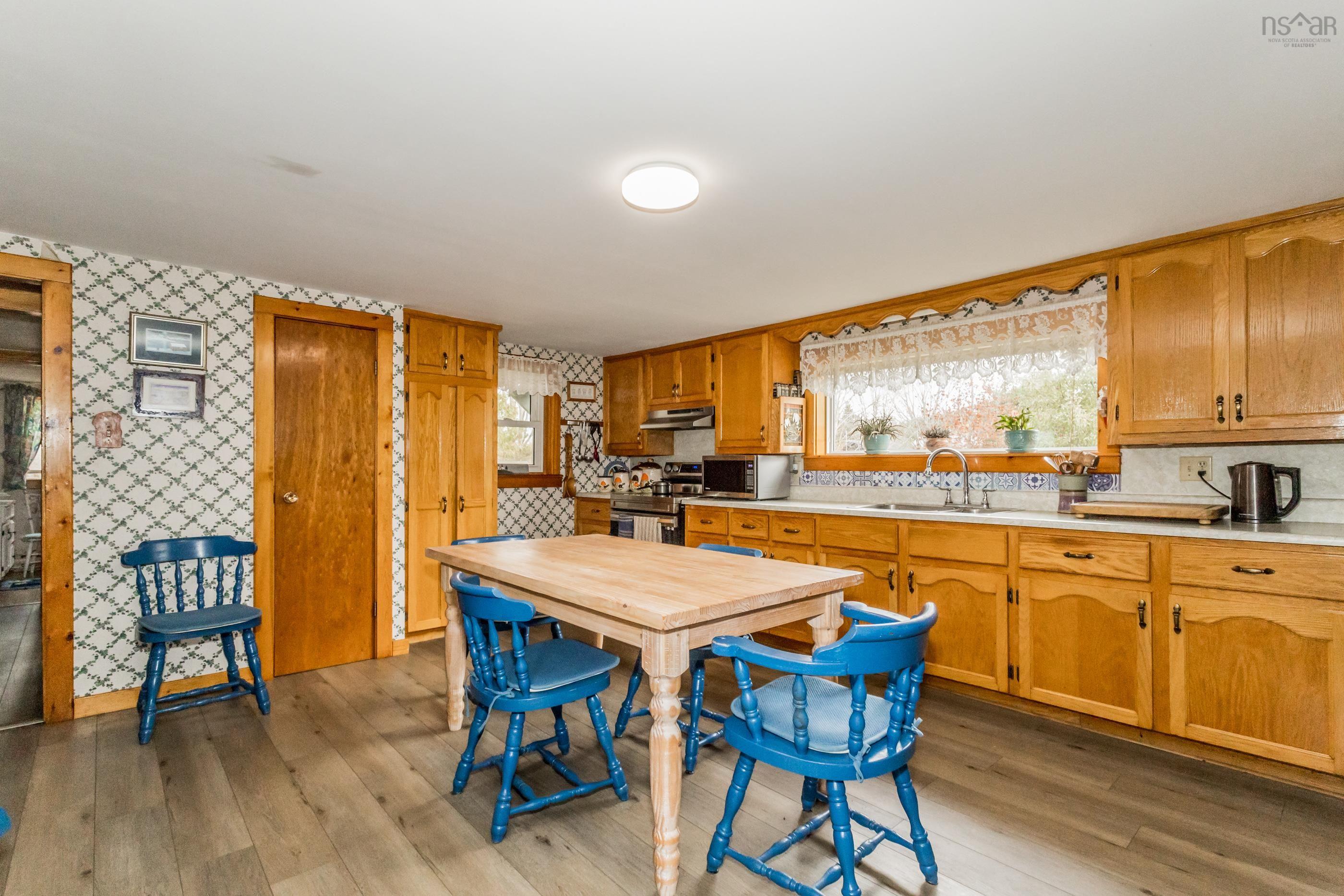 $395,000.00: 1546 Spurr Road, Round Hill