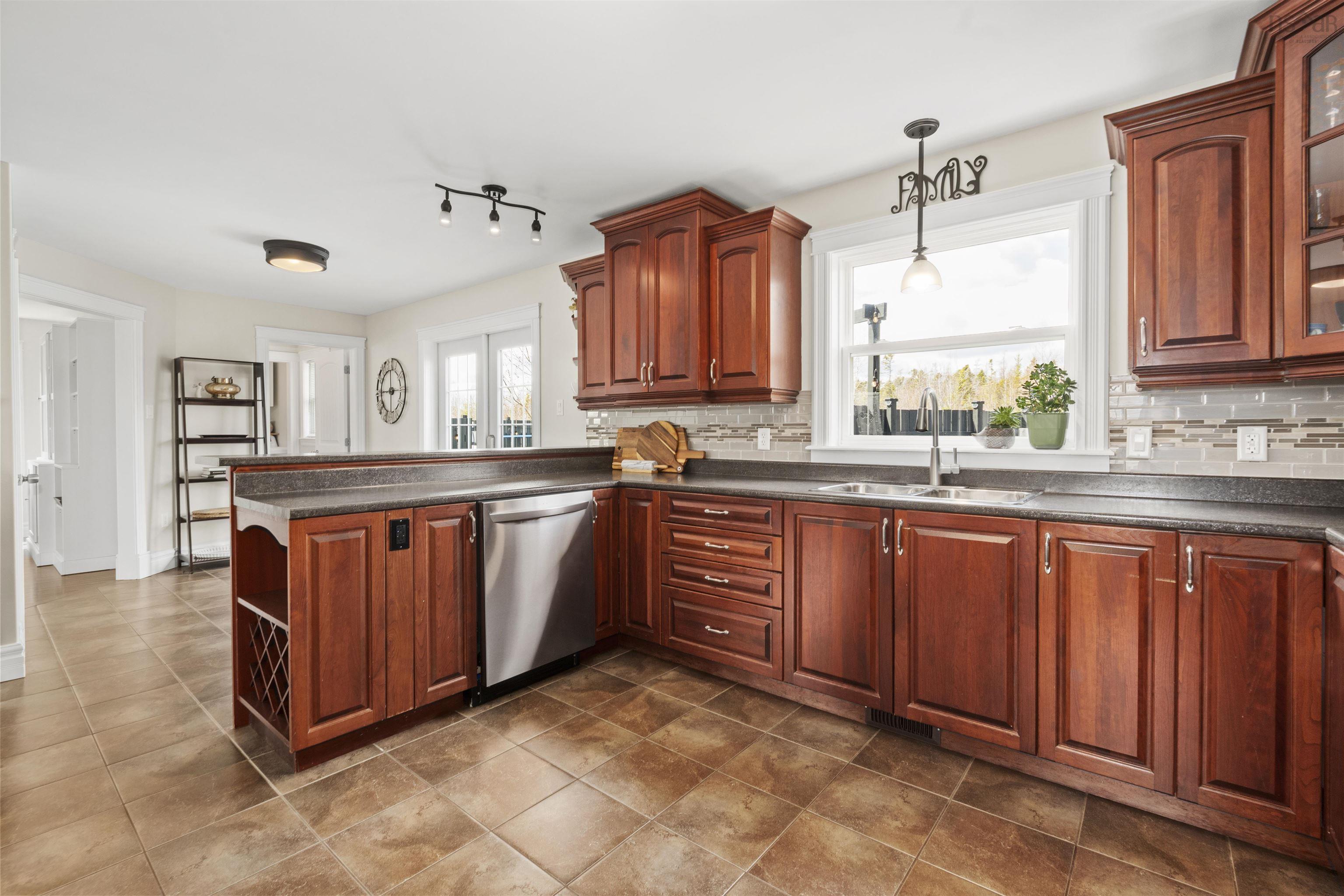 $719,900.00: 19 Acorn Avenue, Lantz