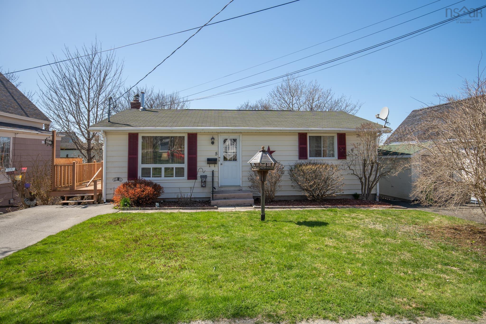 $339,900.00: 5 Whipple Street, Yarmouth