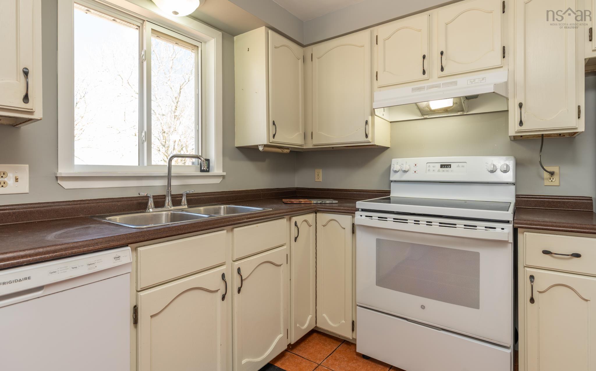 $339,900.00: 5 Whipple Street, Yarmouth
