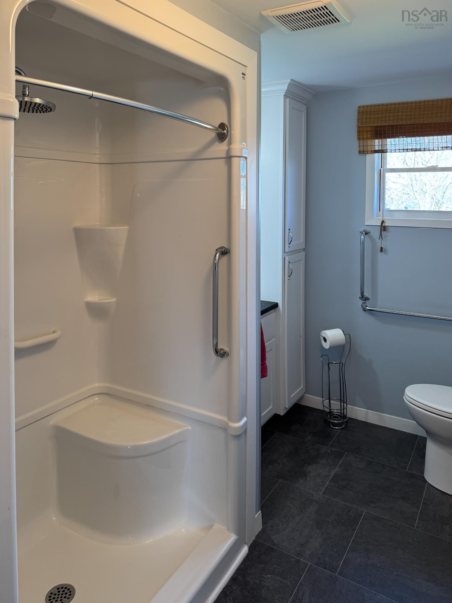 $339,900.00: 5 Whipple Street, Yarmouth