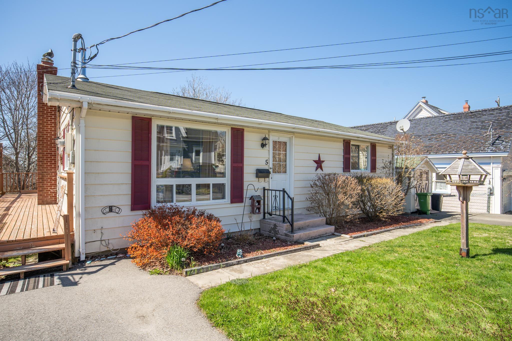 $339,900.00: 5 Whipple Street, Yarmouth