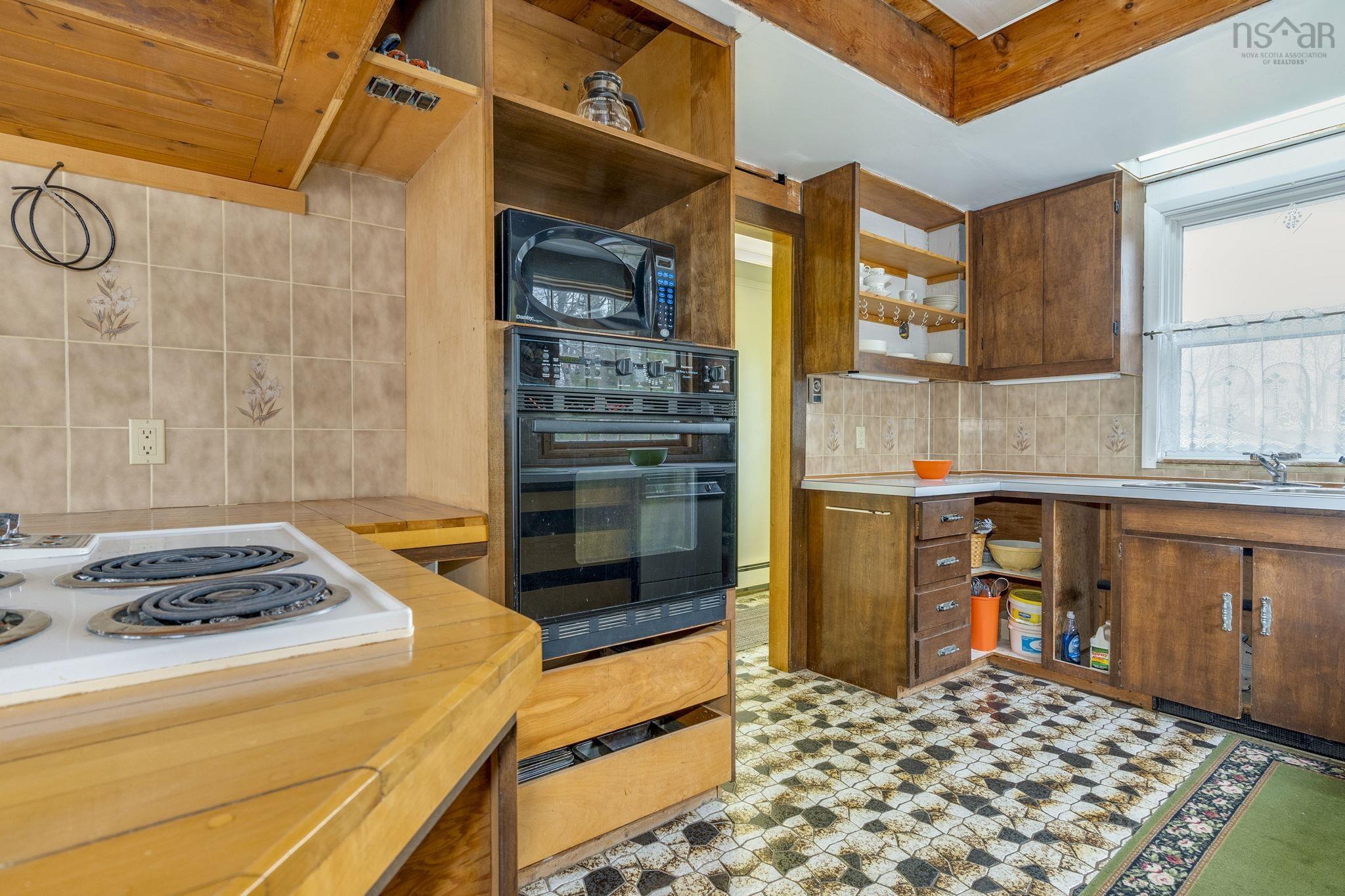 $625,000.00: 78 Arnold Drive, Fall River