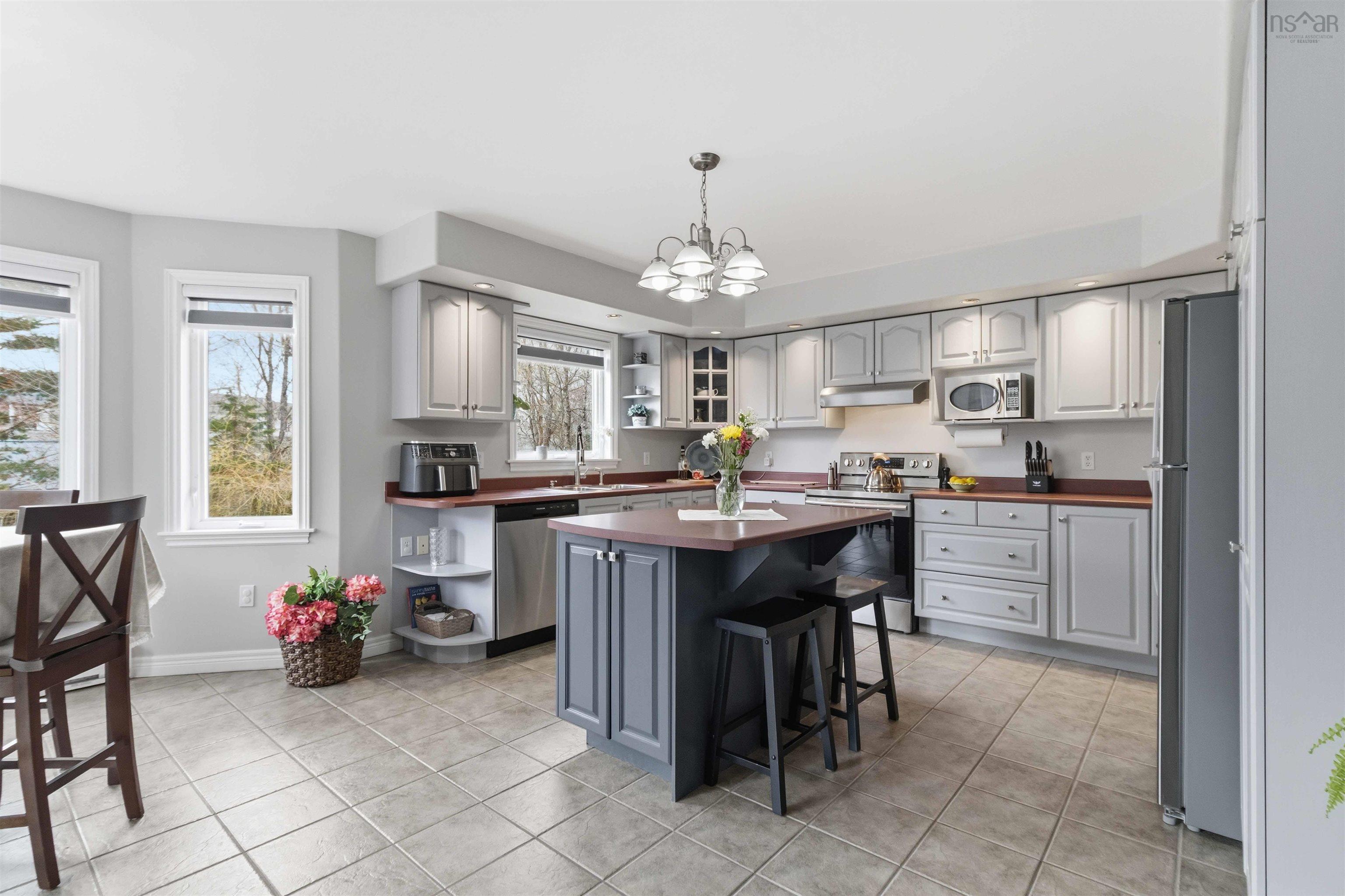 $574,900.00: 70 Hillside Avenue, Lower Sackville