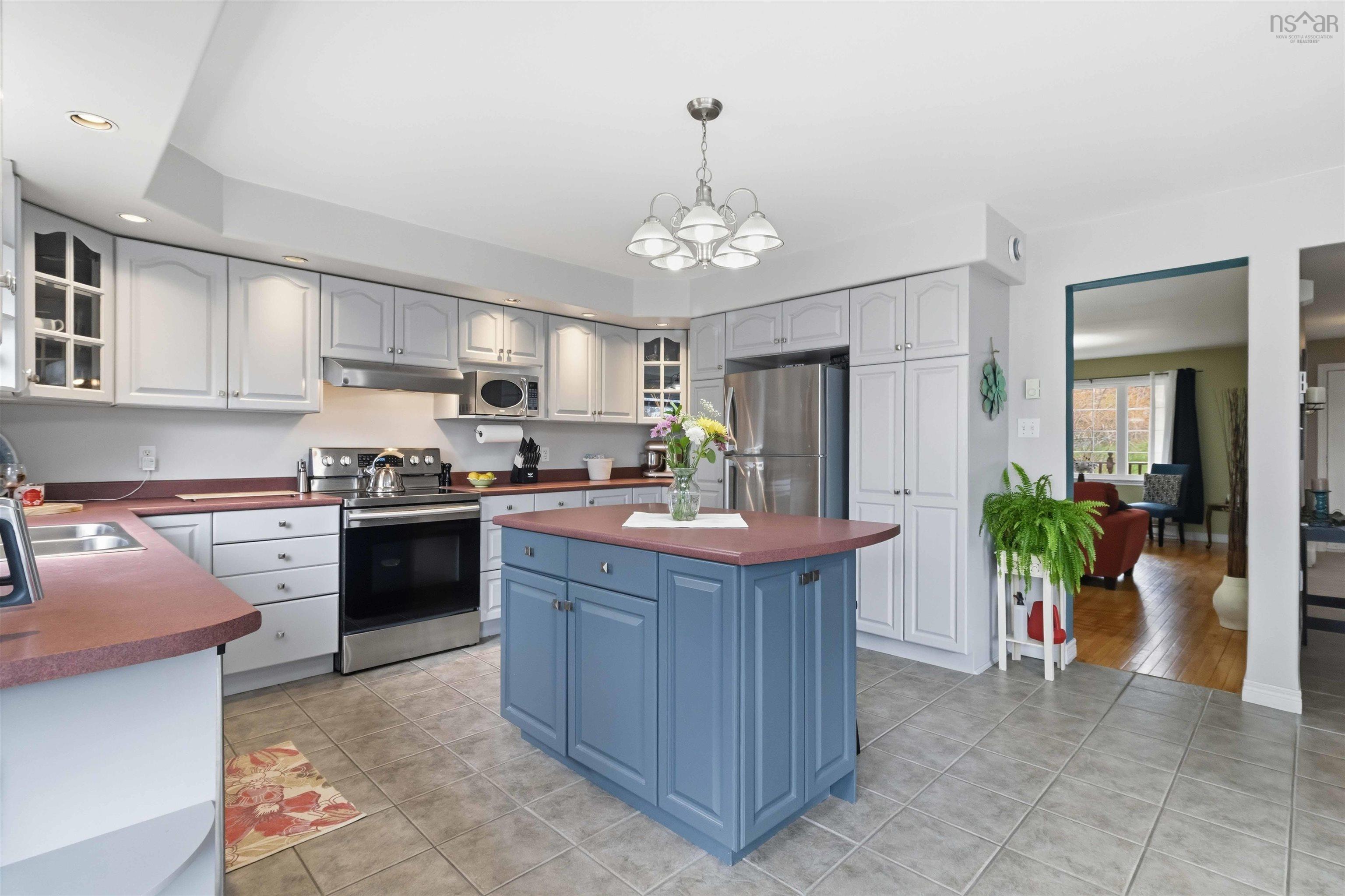 $574,900.00: 70 Hillside Avenue, Lower Sackville