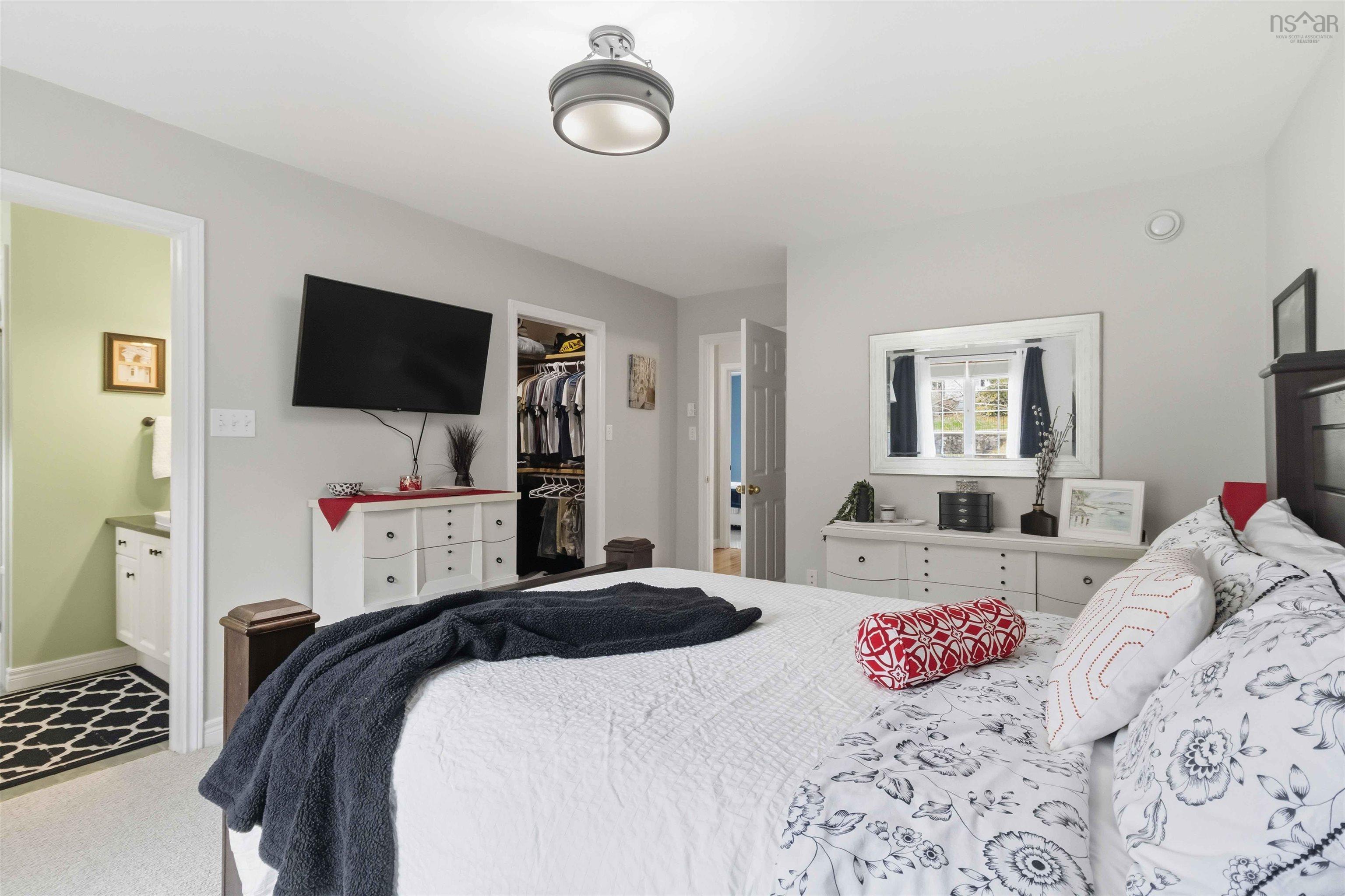 $574,900.00: 70 Hillside Avenue, Lower Sackville