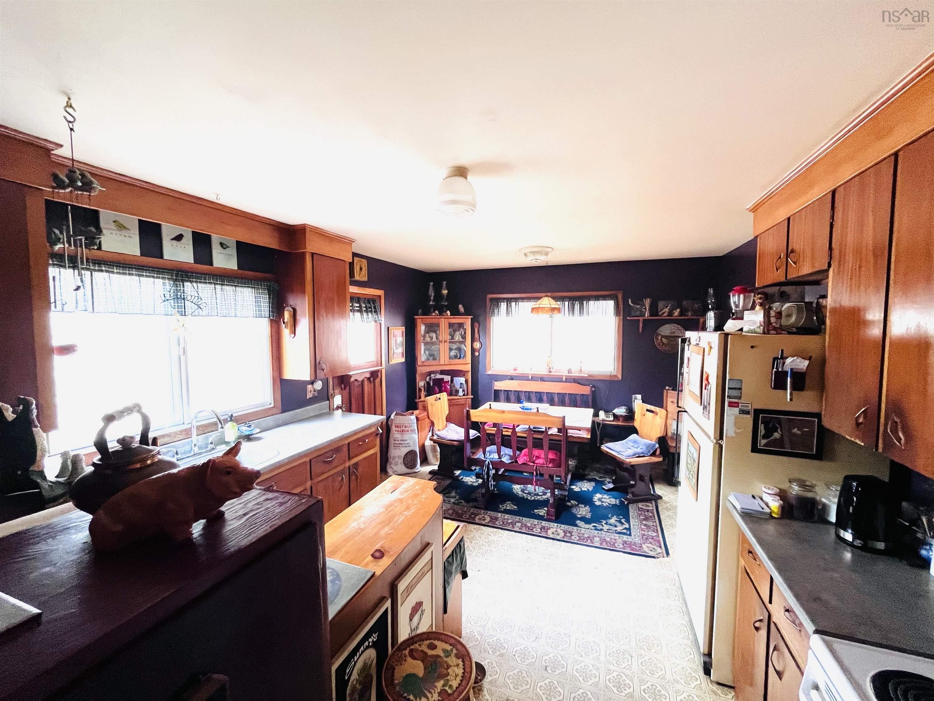 $599,900.00: A B 84 Williams Lake Road, Armdale