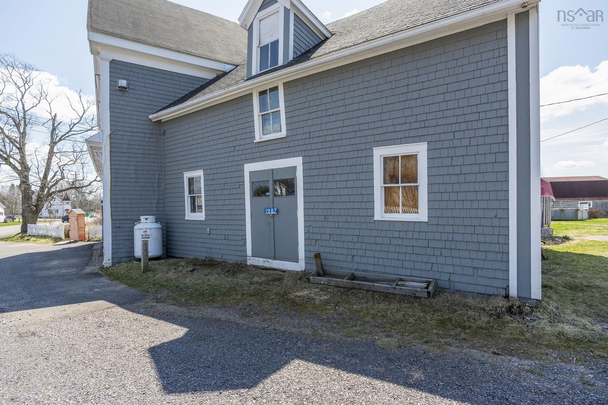 $299,000.00: 1987 Highway 359 Highway, Centreville