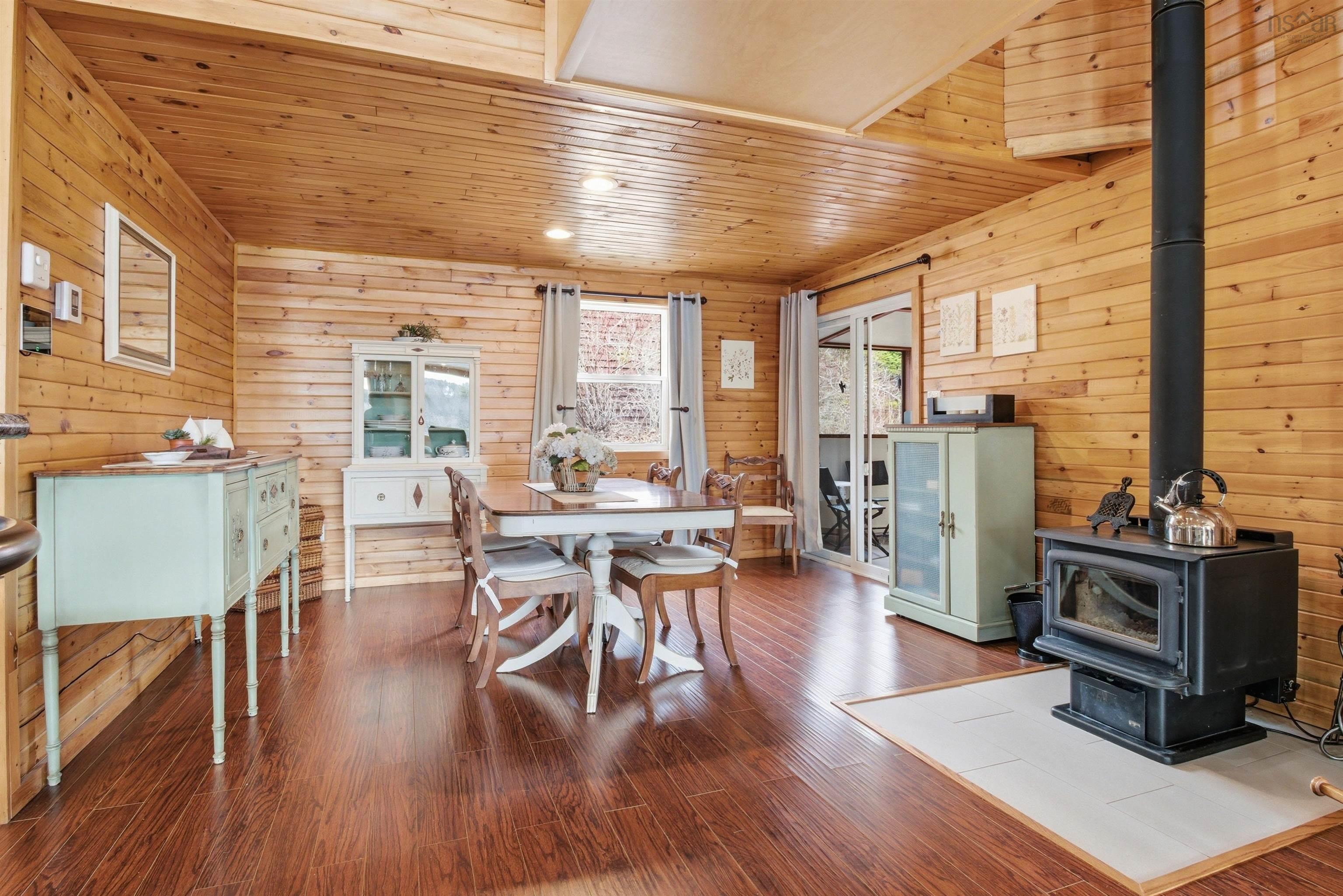 $639,900.00: 471 Beech Lane, Forties