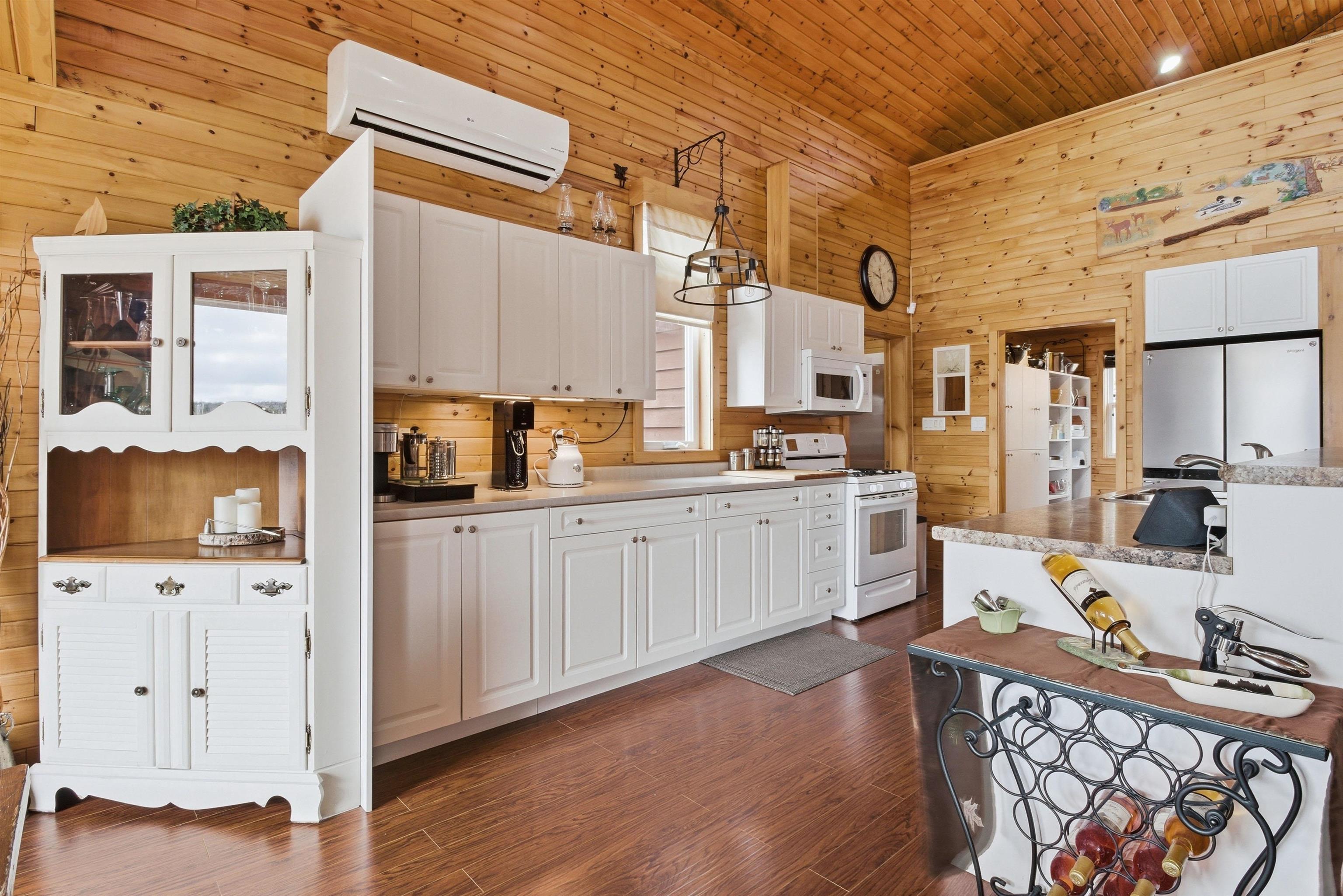 $639,900.00: 471 Beech Lane, Forties