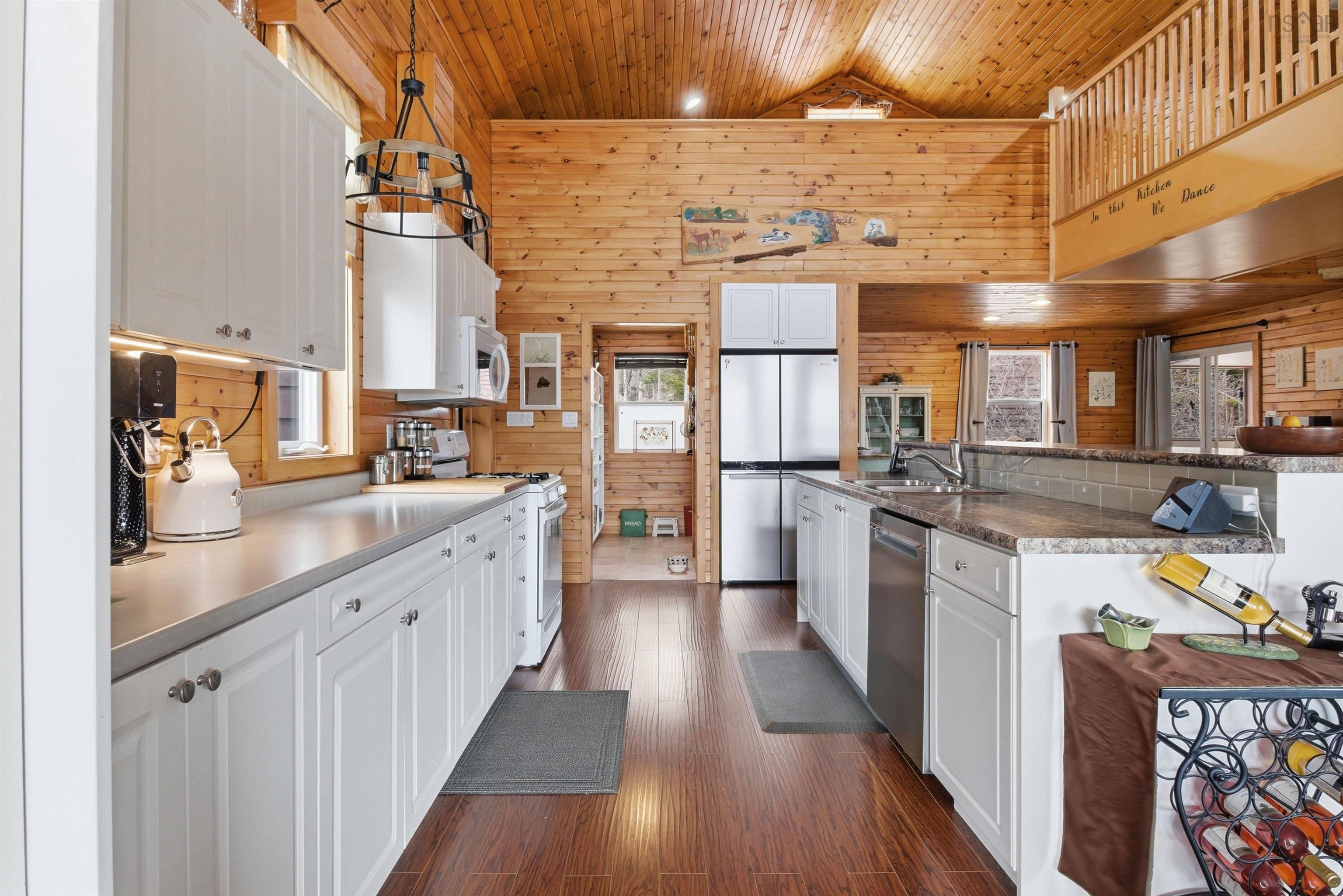 $639,900.00: 471 Beech Lane, Forties