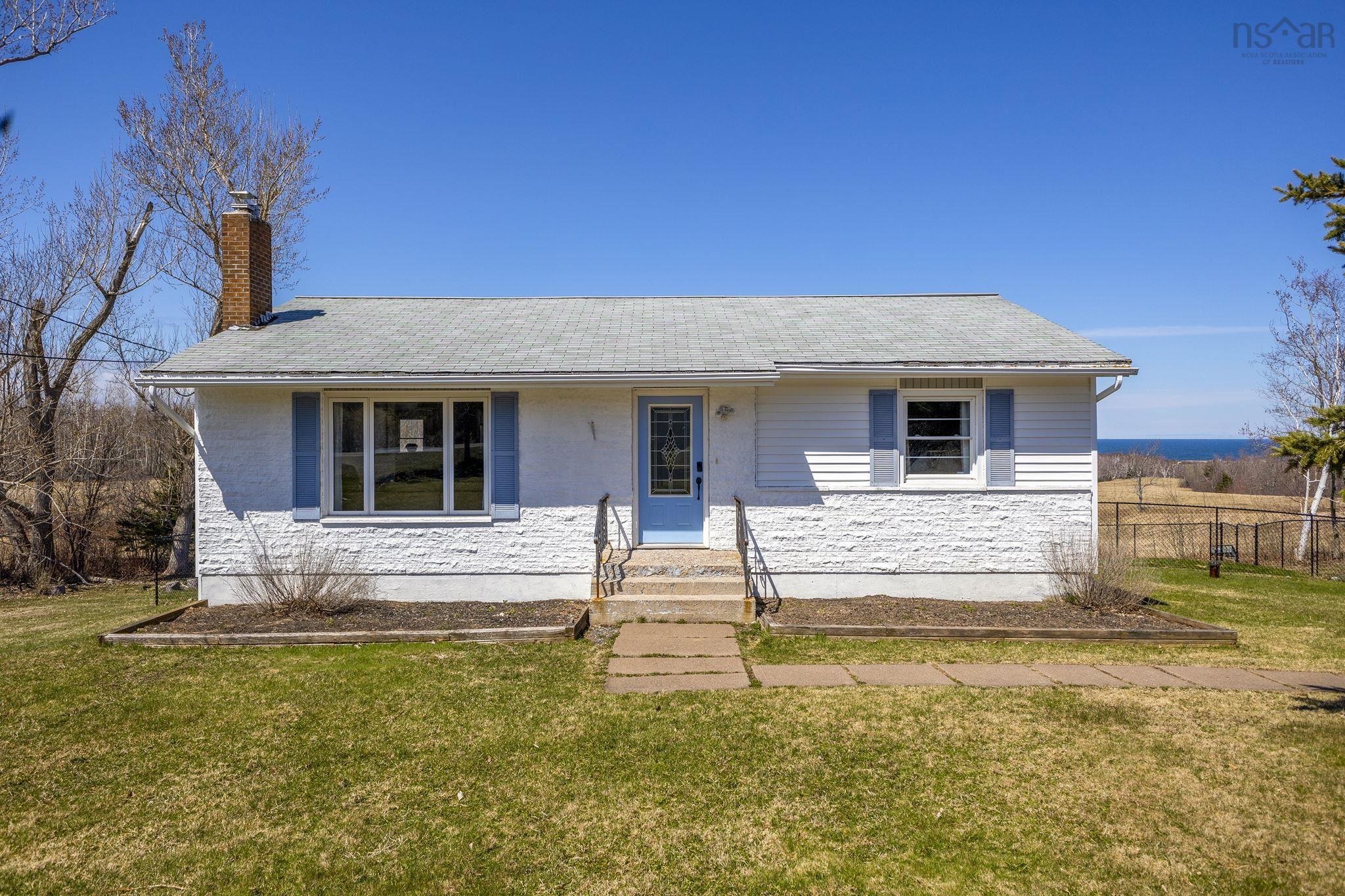 $329,000.00: 5851 Little Harbour Road, Kings Head