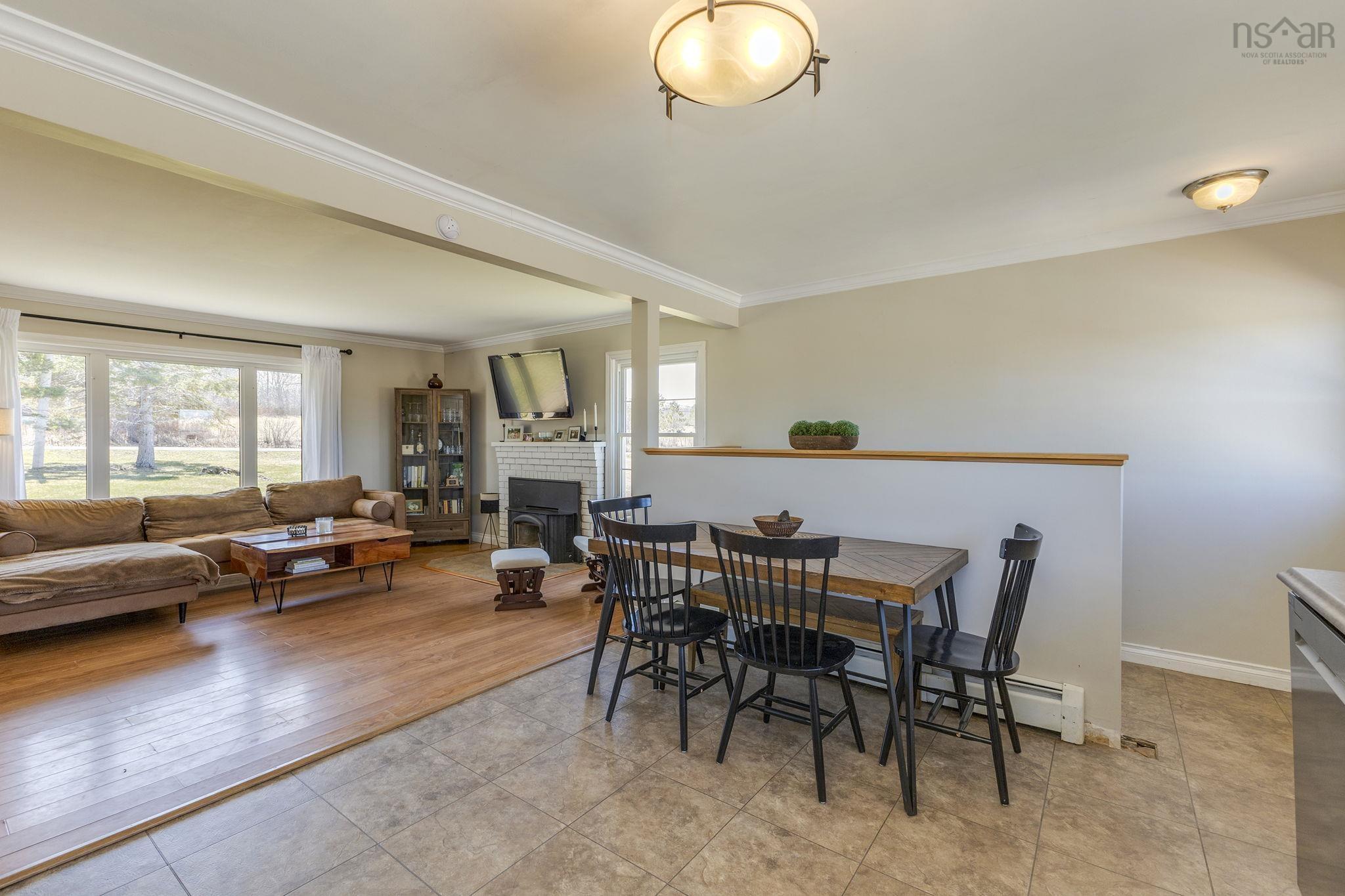 $329,000.00: 5851 Little Harbour Road, Kings Head