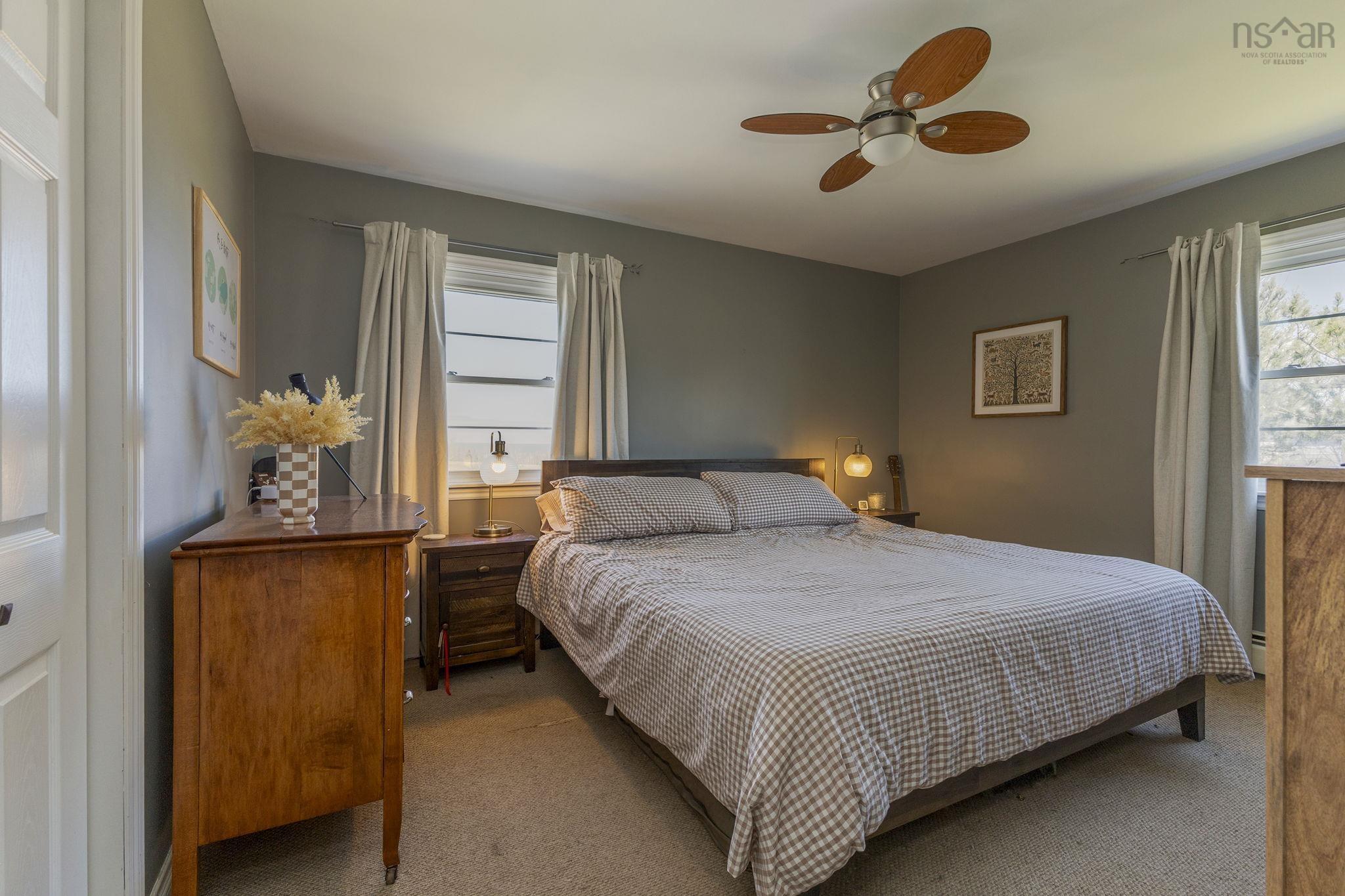 $329,000.00: 5851 Little Harbour Road, Kings Head